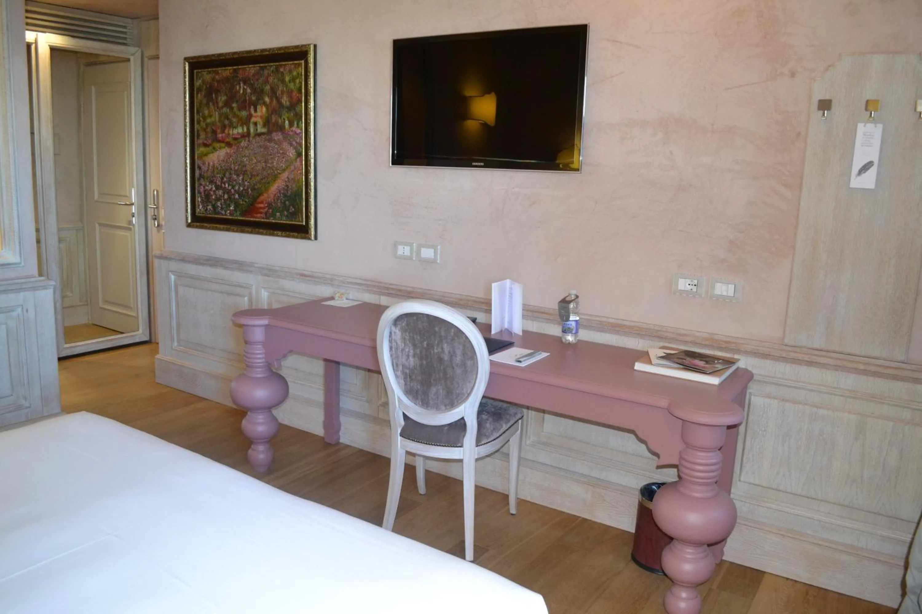 TV and multimedia, Bed in Villa Lattanzi