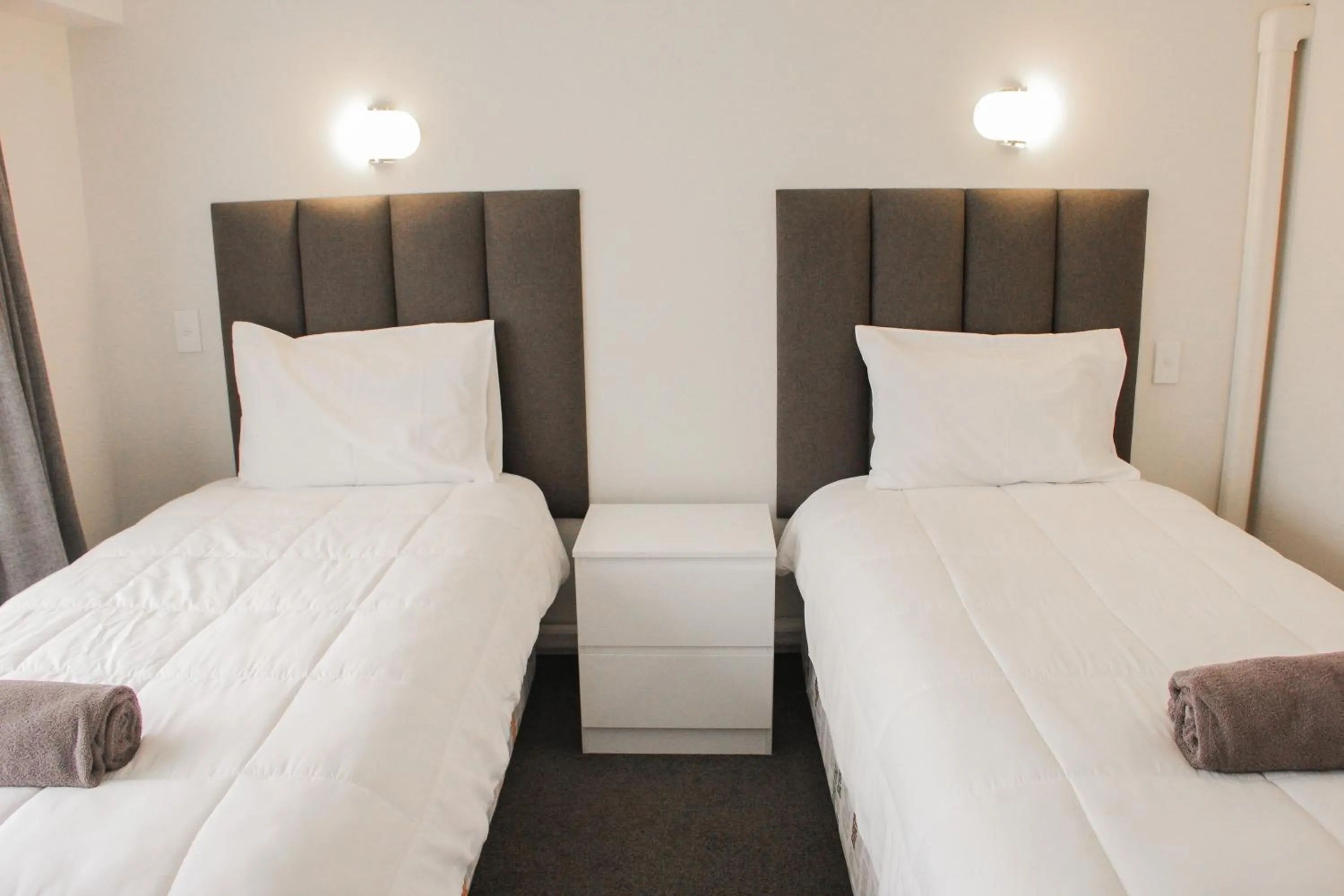 Bedroom, Bed in Anchorage Motor Lodge