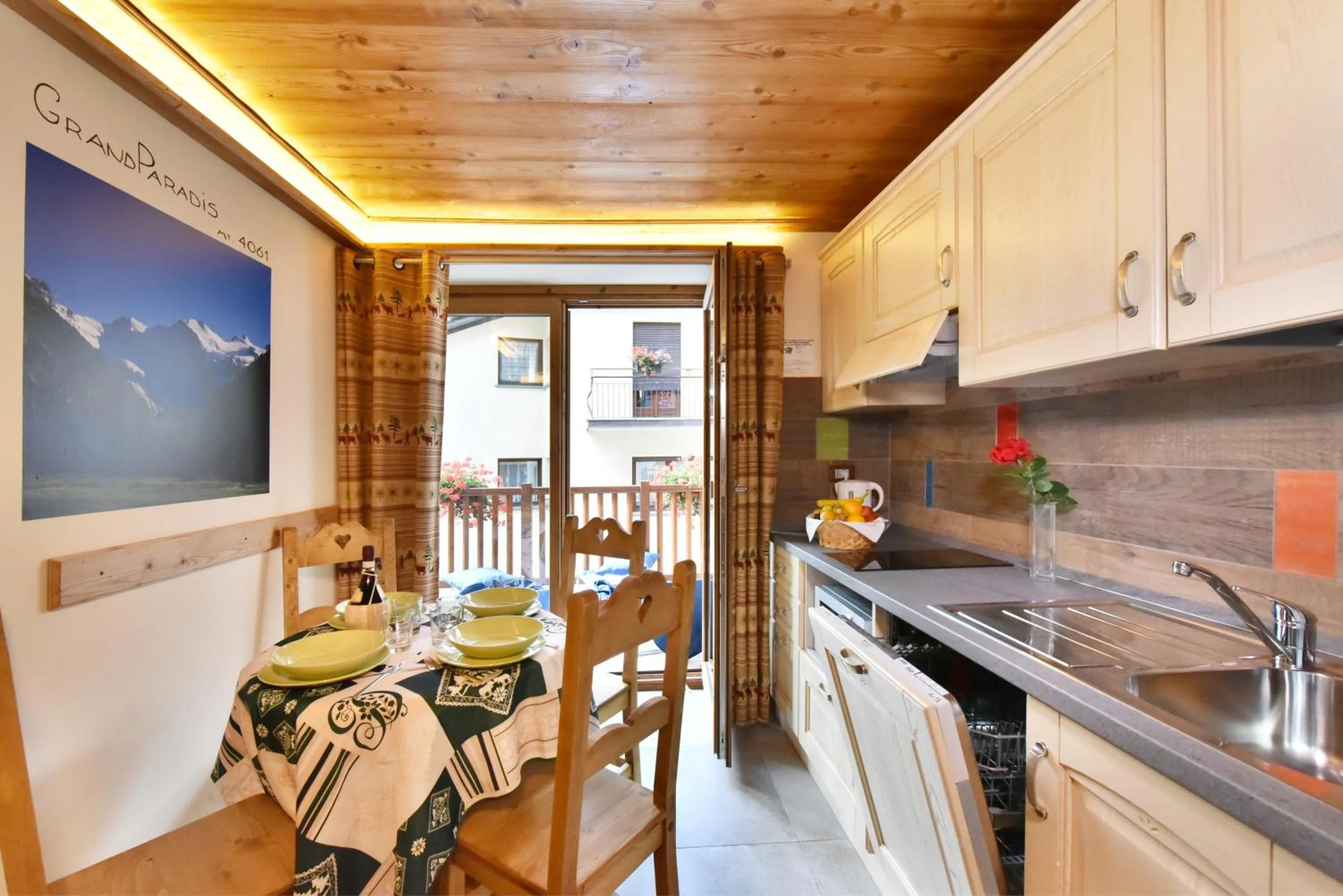 Kitchen or kitchenette in Miramonti