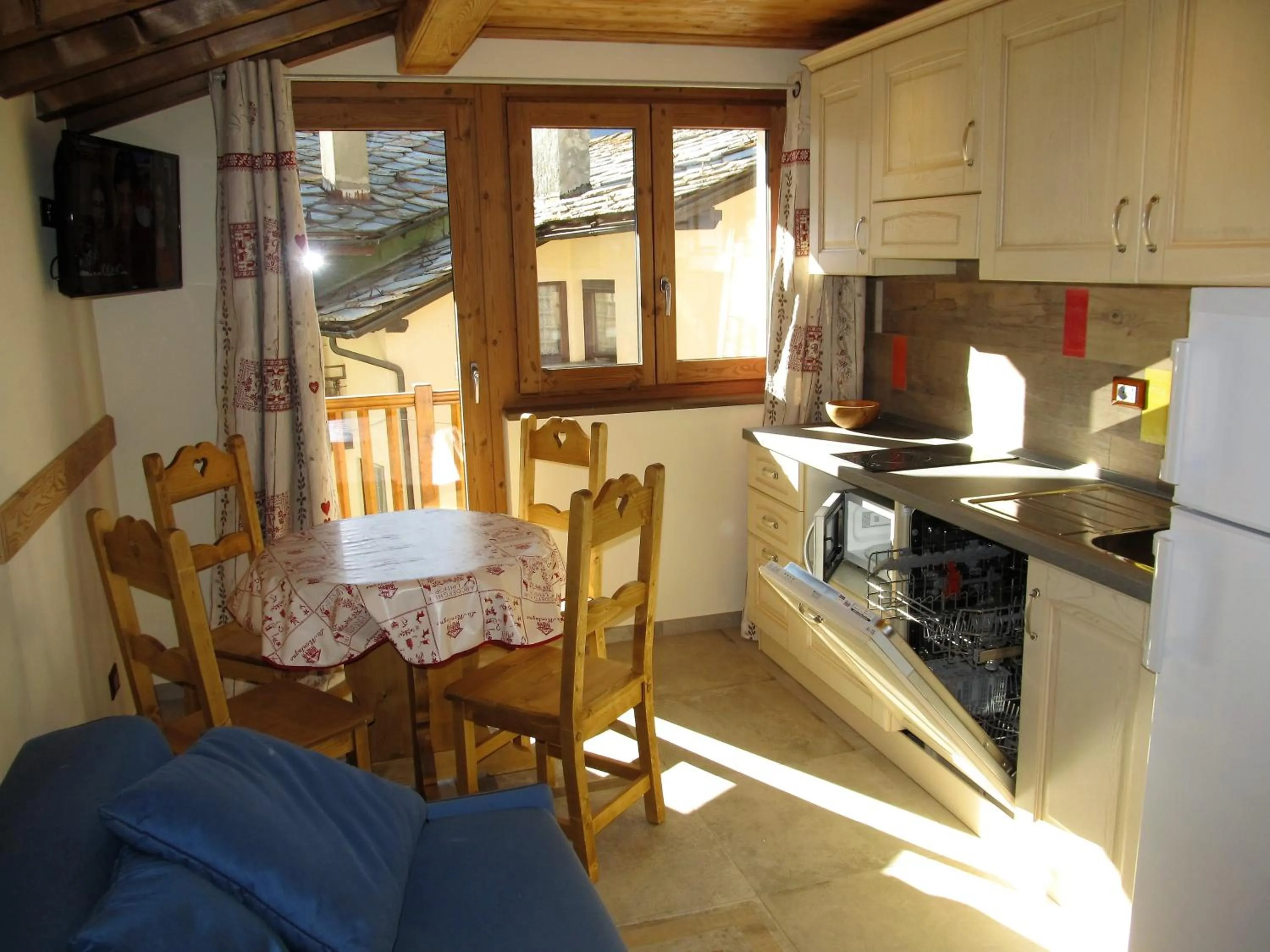 Kitchen or kitchenette in Miramonti