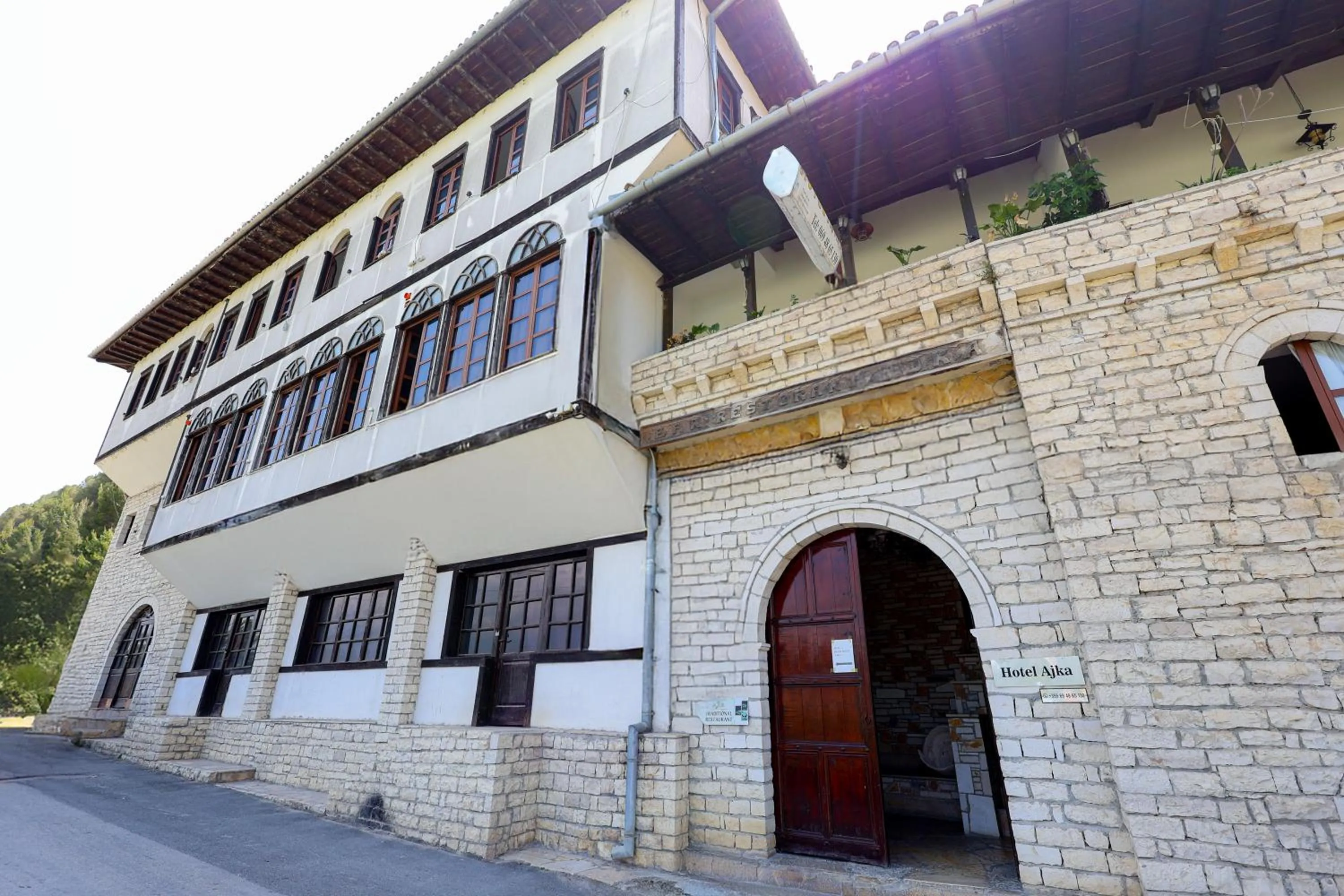 Facade/entrance in Hotel Ajka