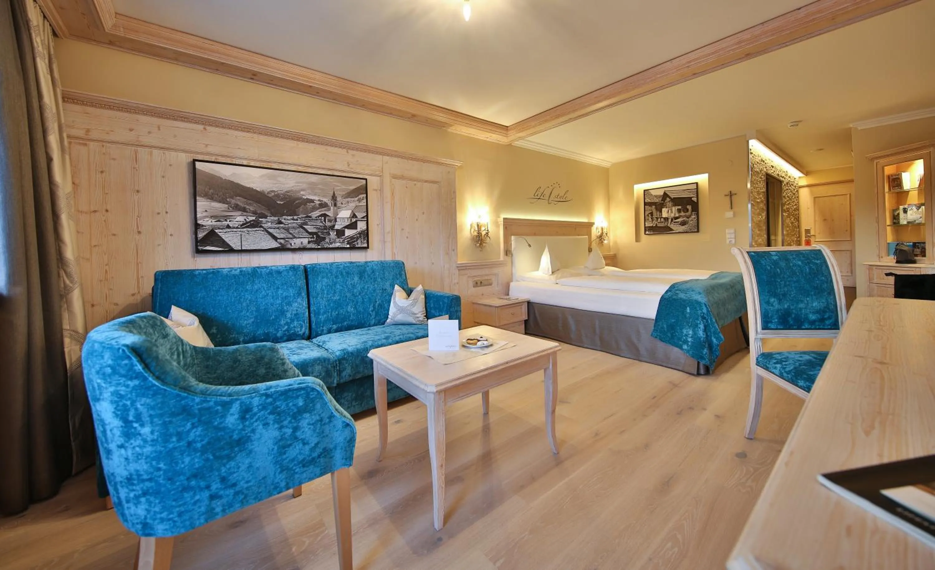 Photo of the whole room, Bed in Wellnesshotel Cervosa