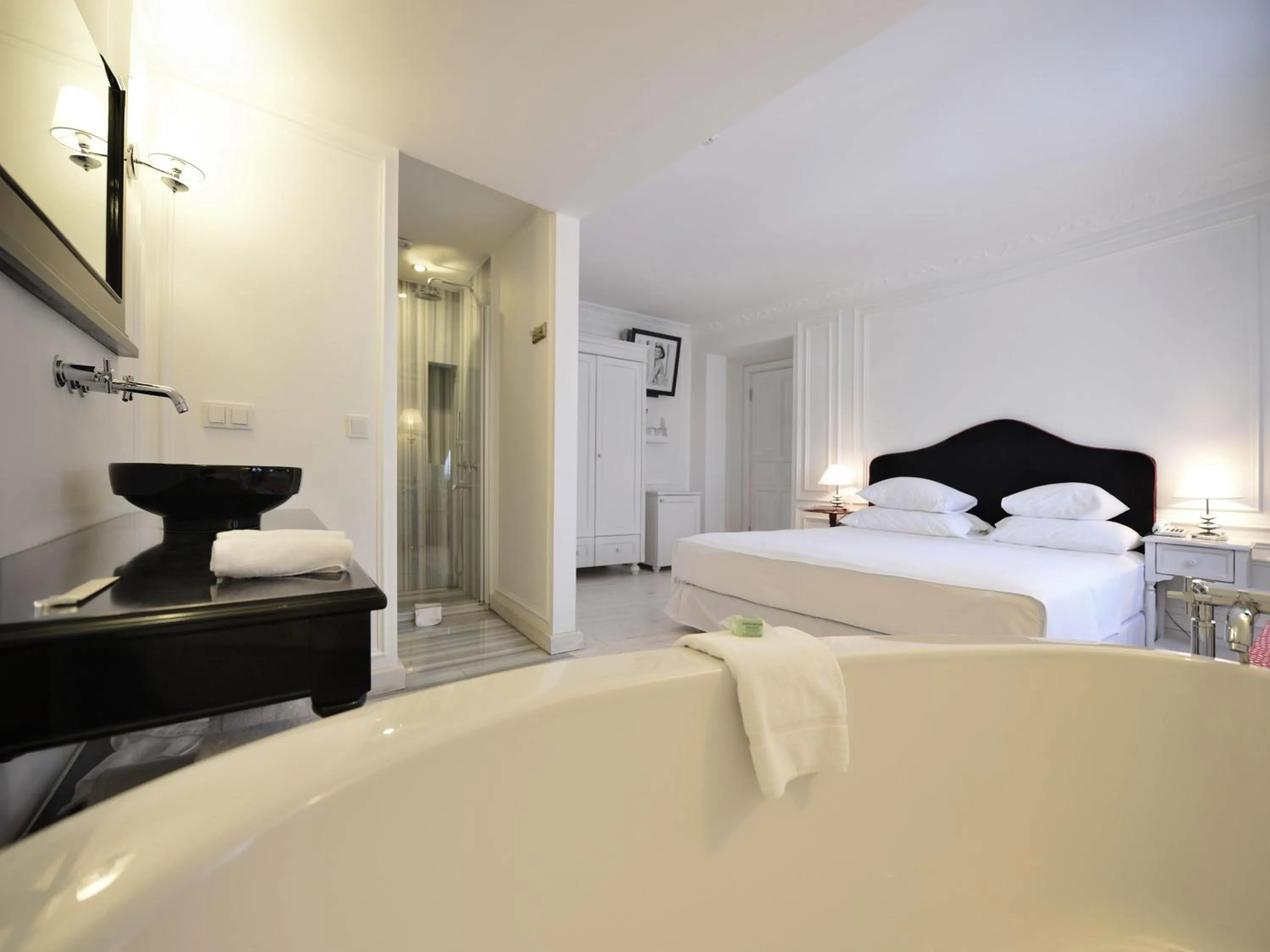 Shower in Vintage Alacati