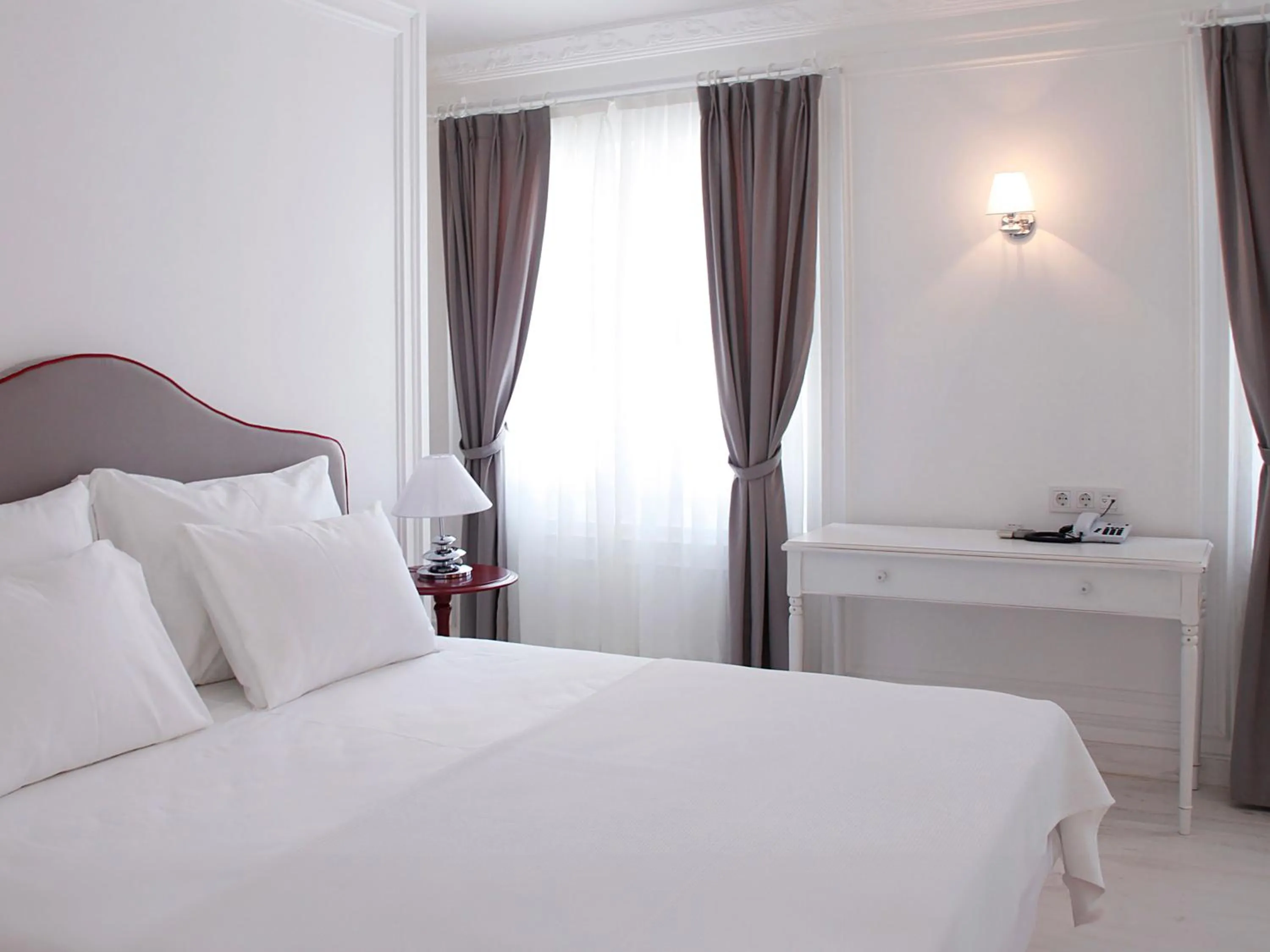 Bed in Vintage Alacati