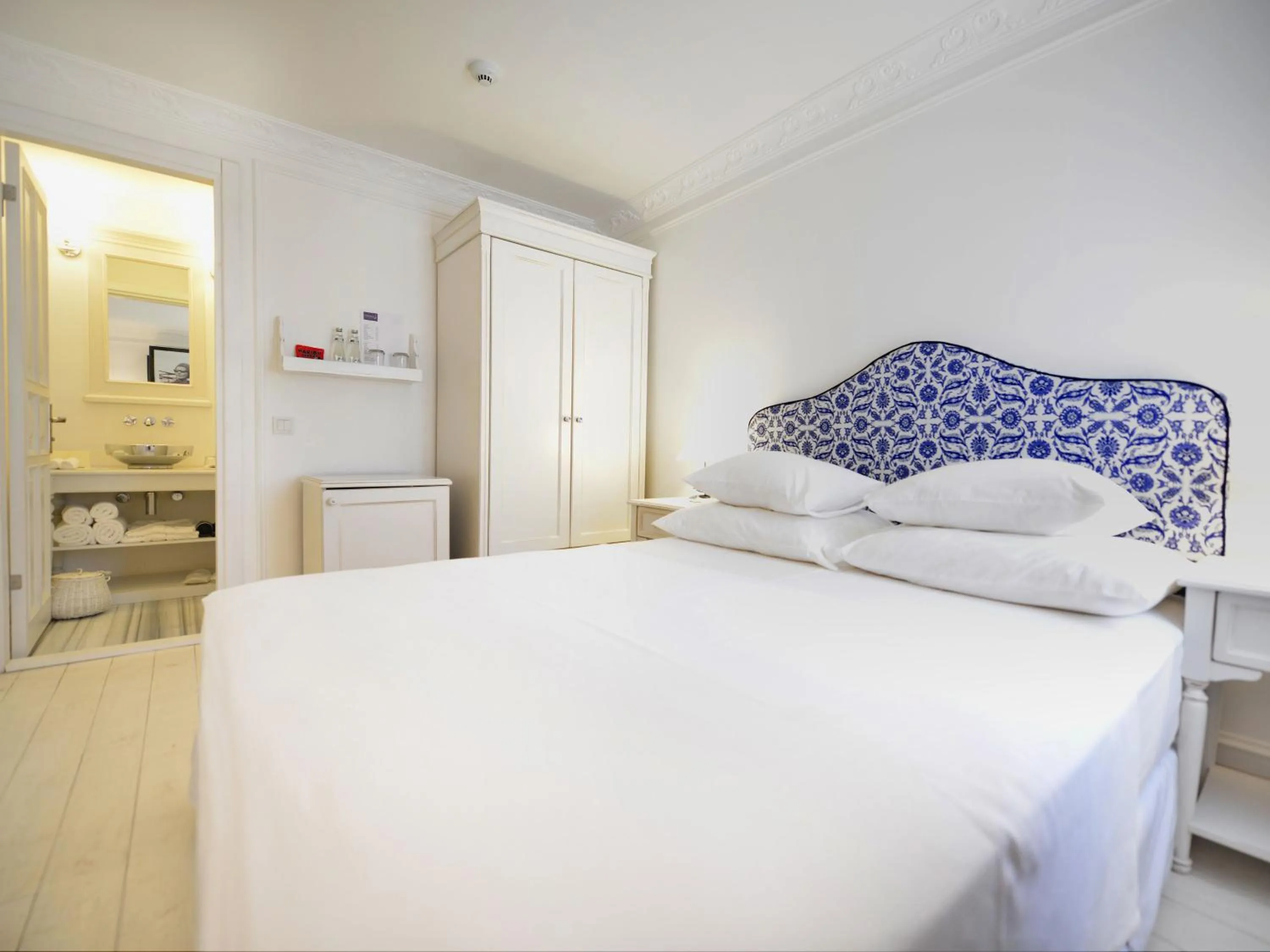 Bed in Vintage Alacati