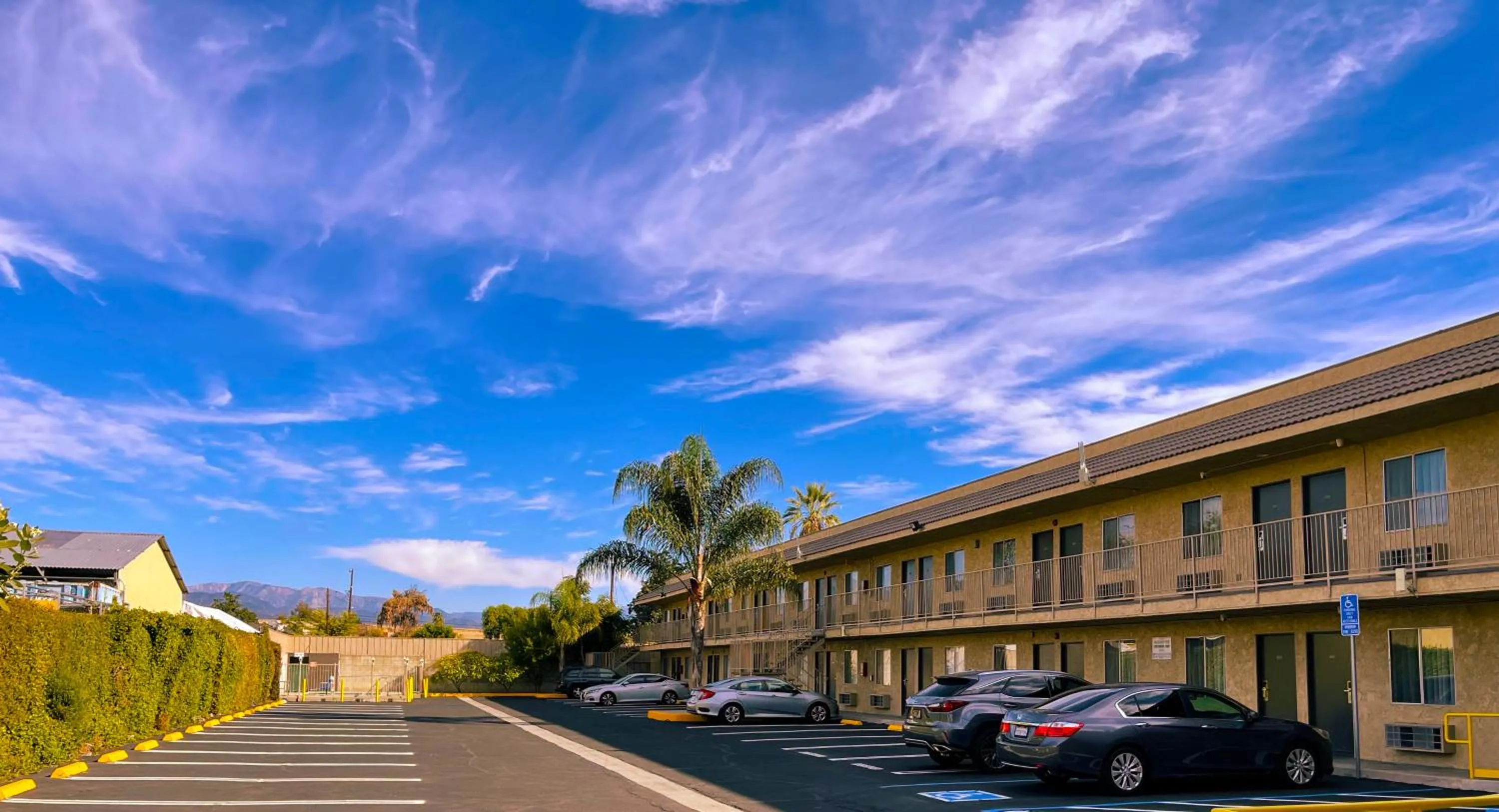 New Star Inn El Monte, CA - Los Angeles