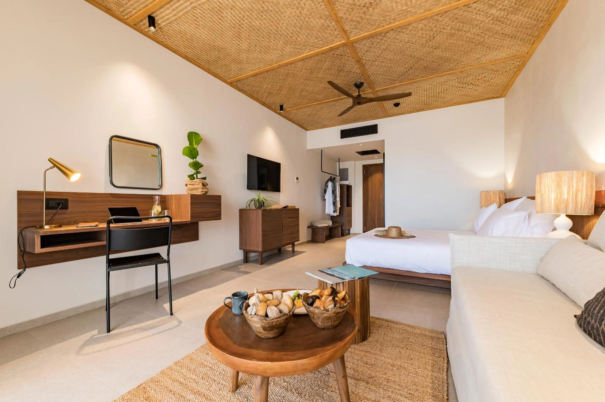 Photo of the whole room, Bed in Lindos Aqua Terra