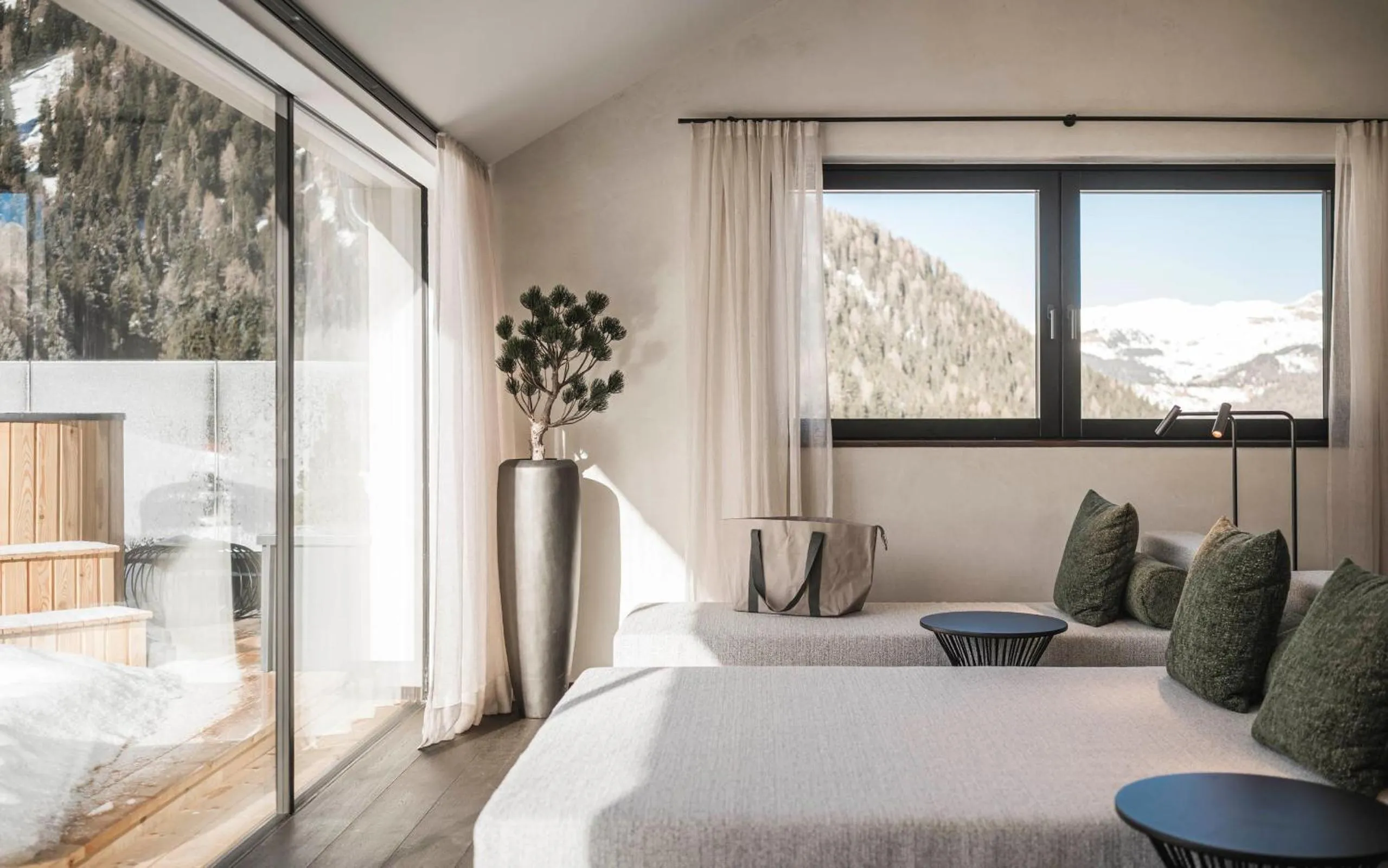 Spa and wellness centre/facilities, Bed in Hotel Plan de Gralba - das Berghotel