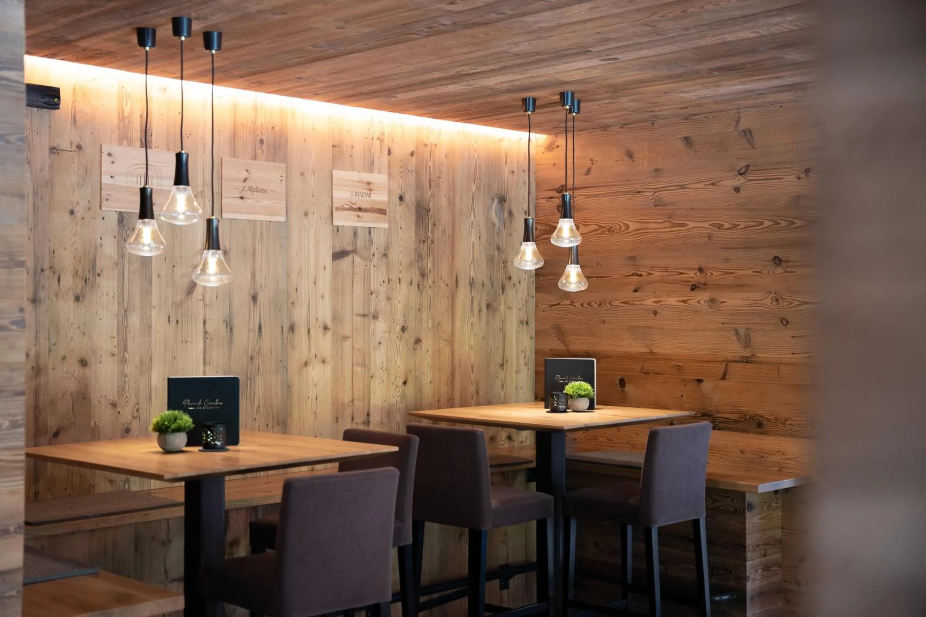 Restaurant/places to eat in Hotel Plan de Gralba - das Berghotel