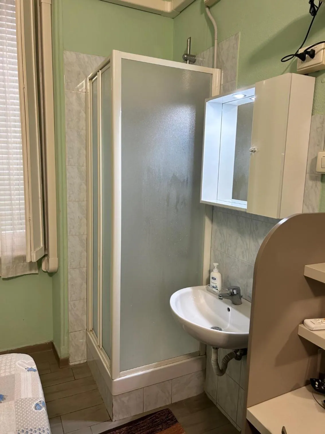 Shower in Hotel Barone