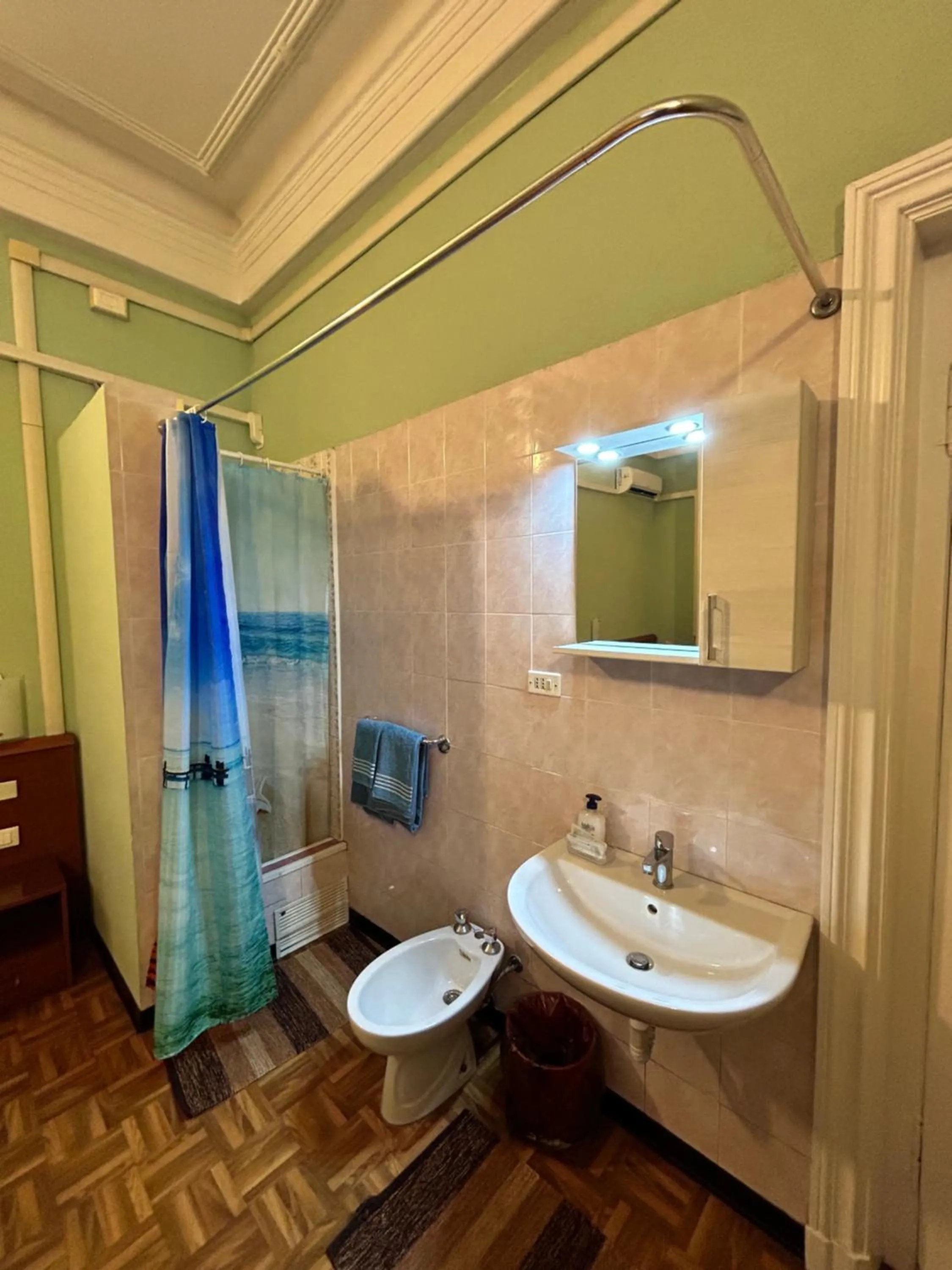 Shower in Hotel Barone