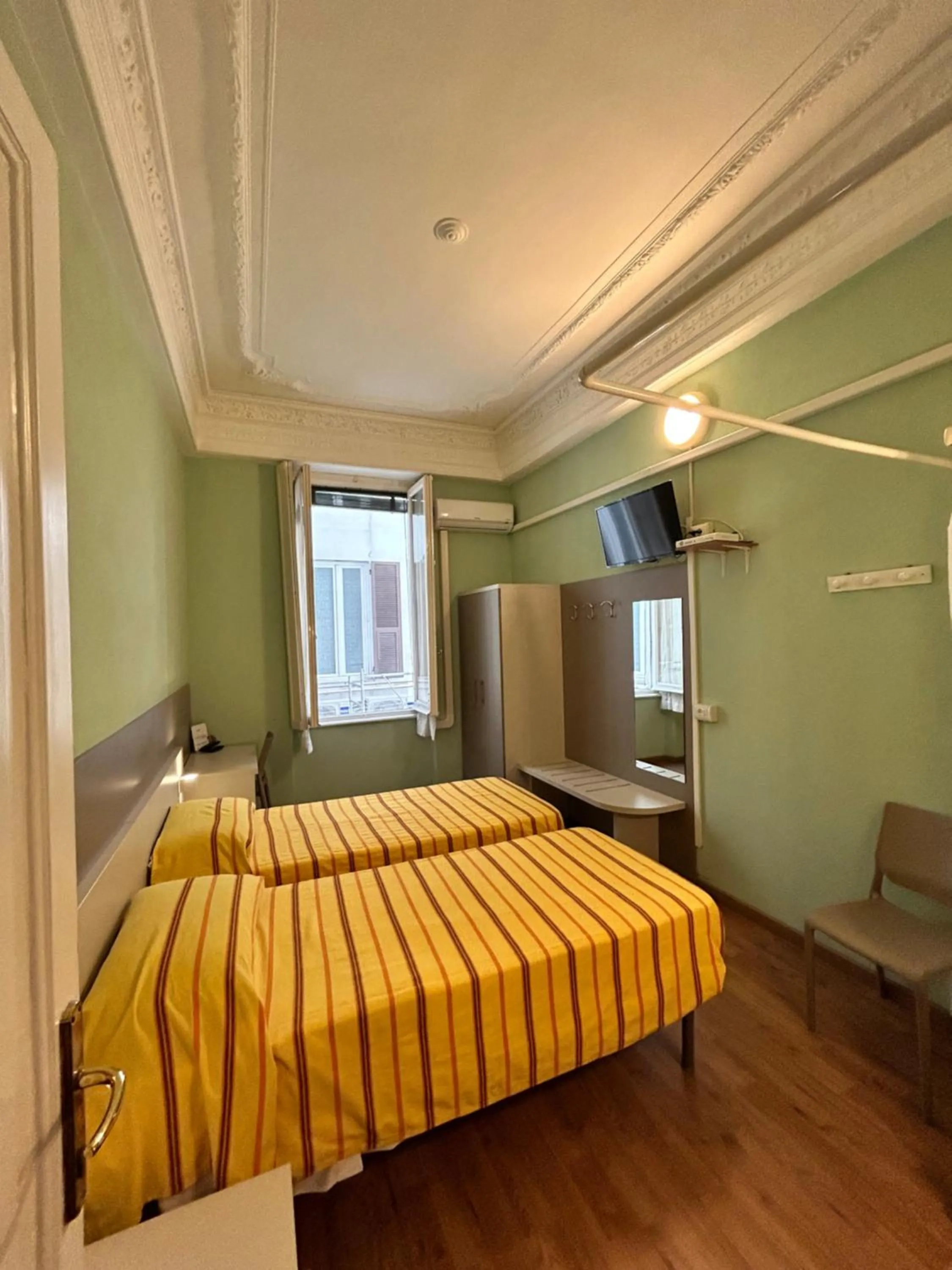 TV and multimedia, Bed in Hotel Barone