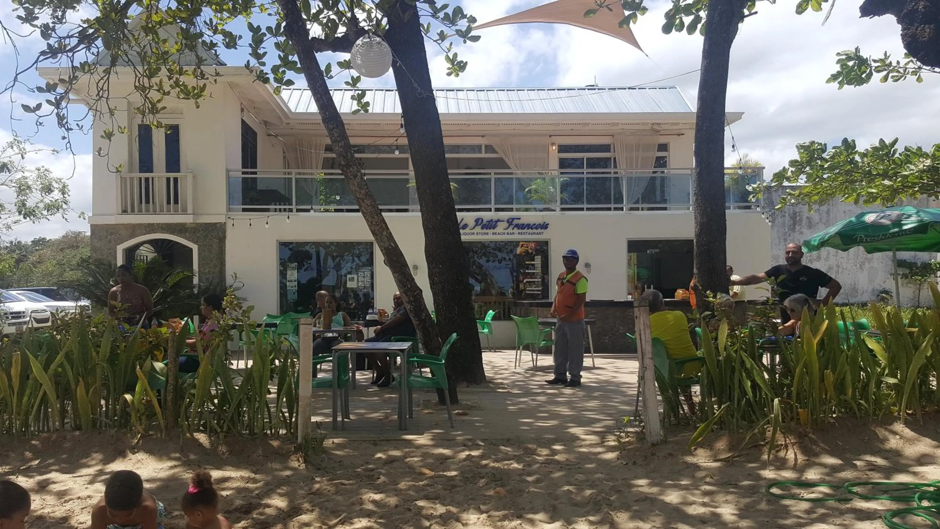 Restaurant/places to eat in Apartamento Costa Azul en El Pueblito