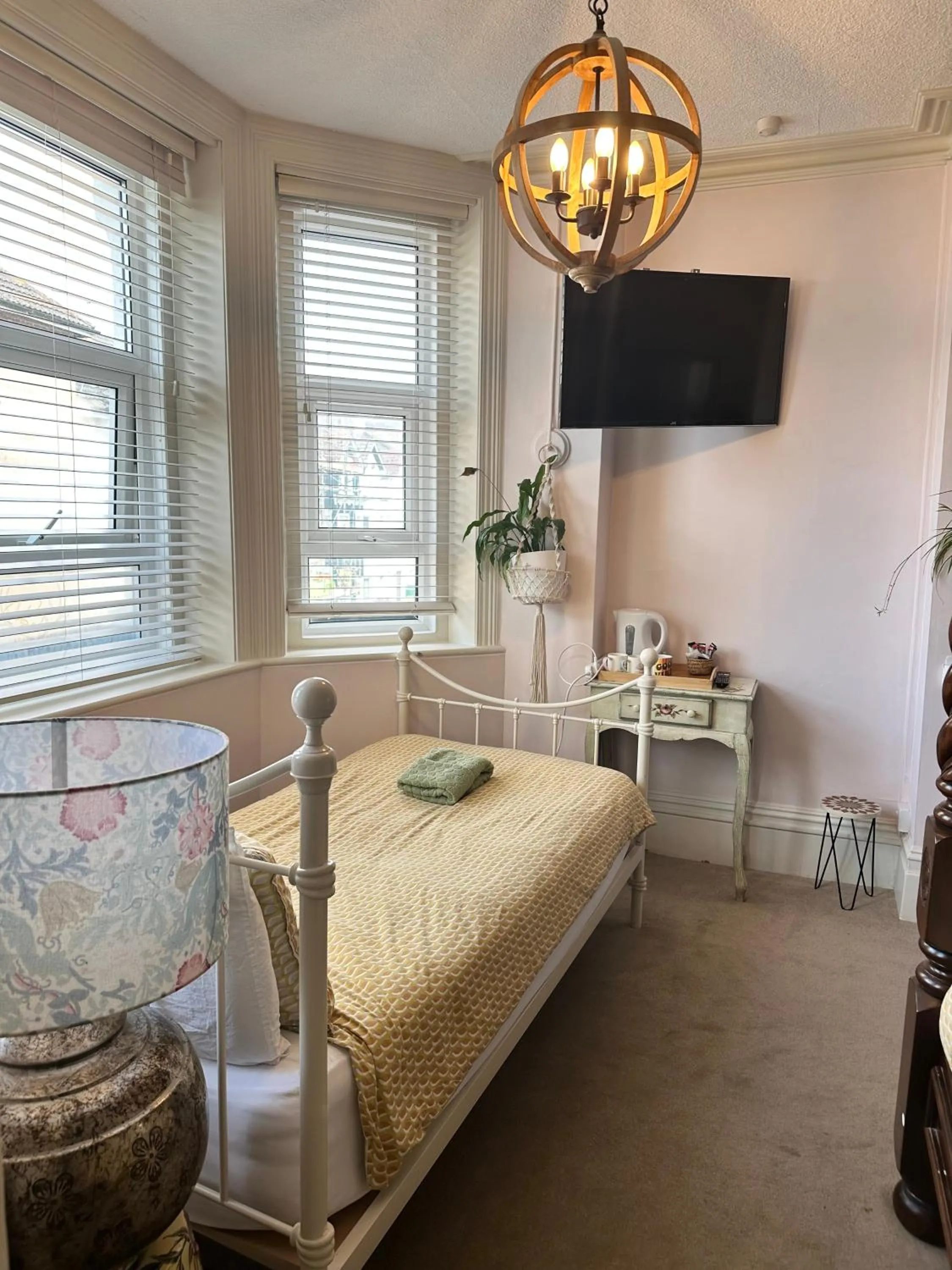 Bed in Boho Beach House - Beach location