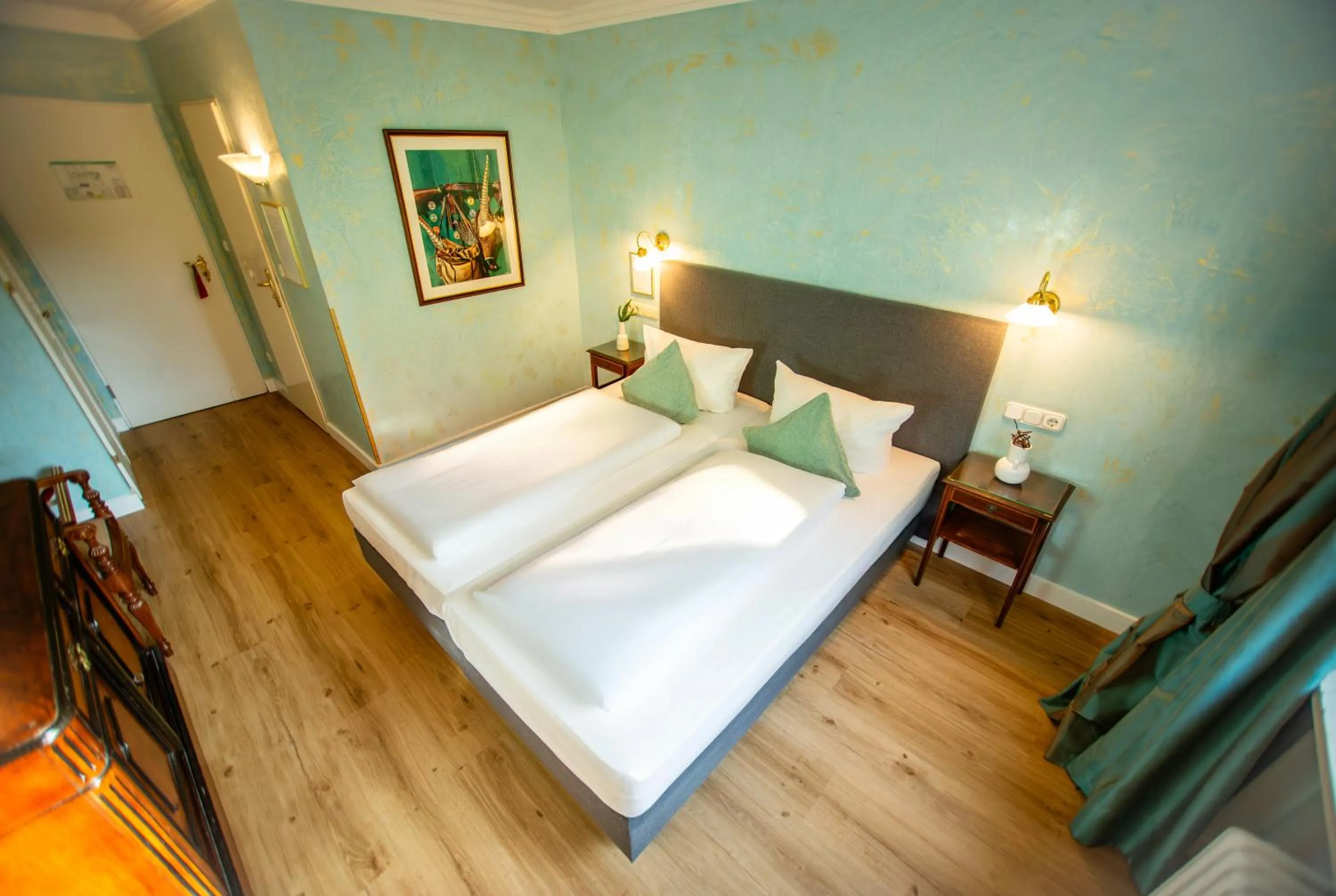 Bed in Hotel Altmünchen by Blattl