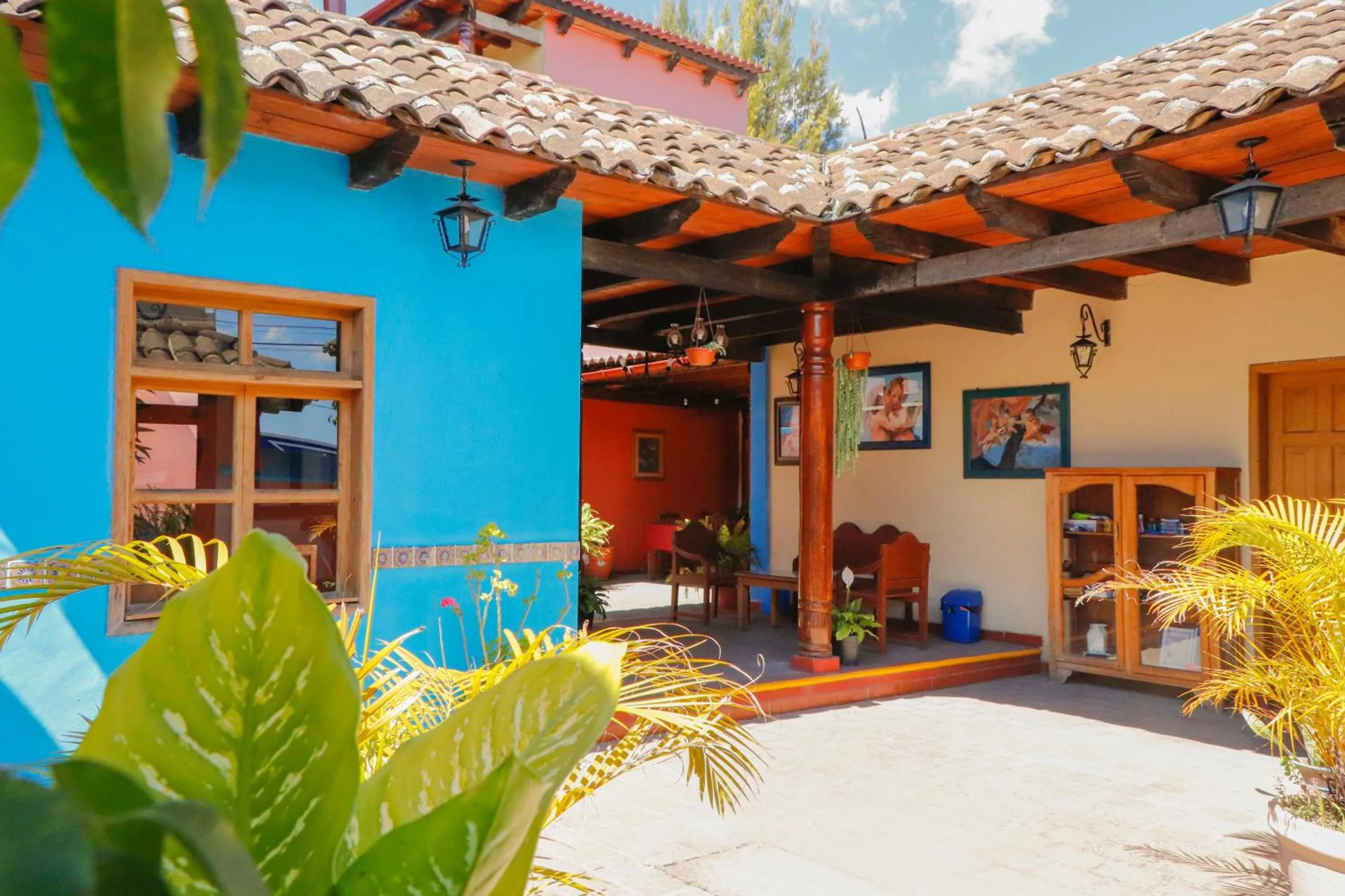 Lobby or reception in MESÓN DE LOS ÁNGELES