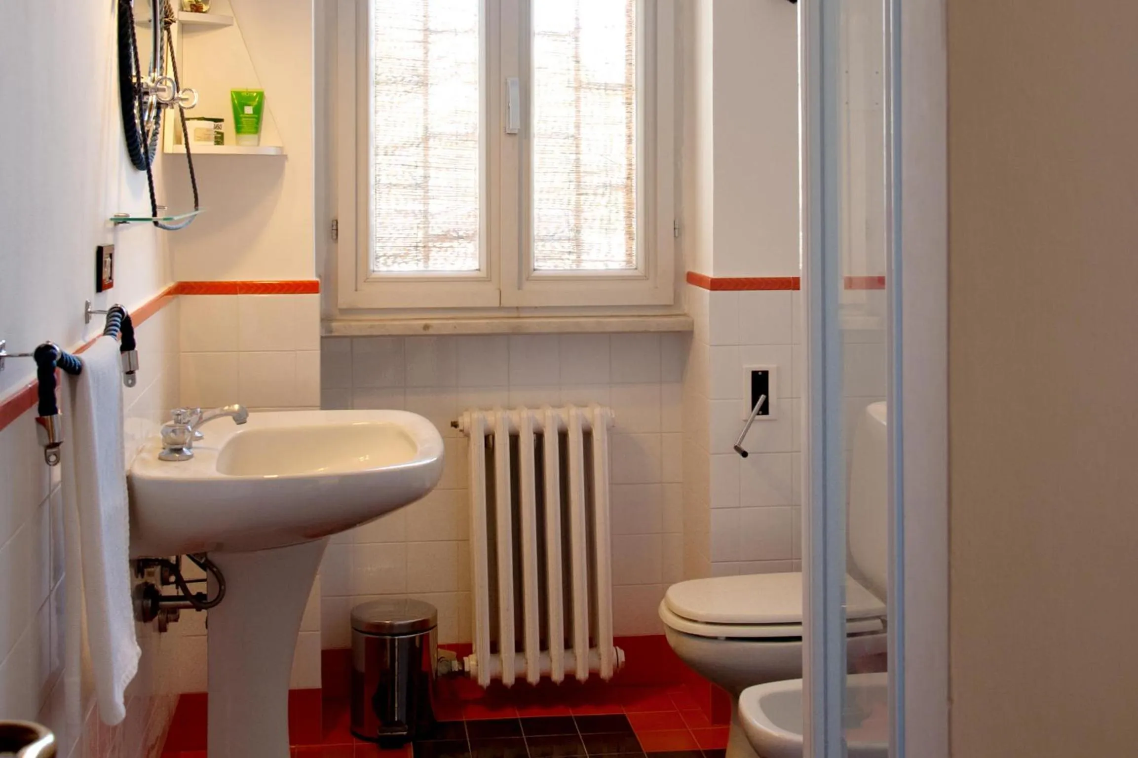 Shower in B&B Villa Ines