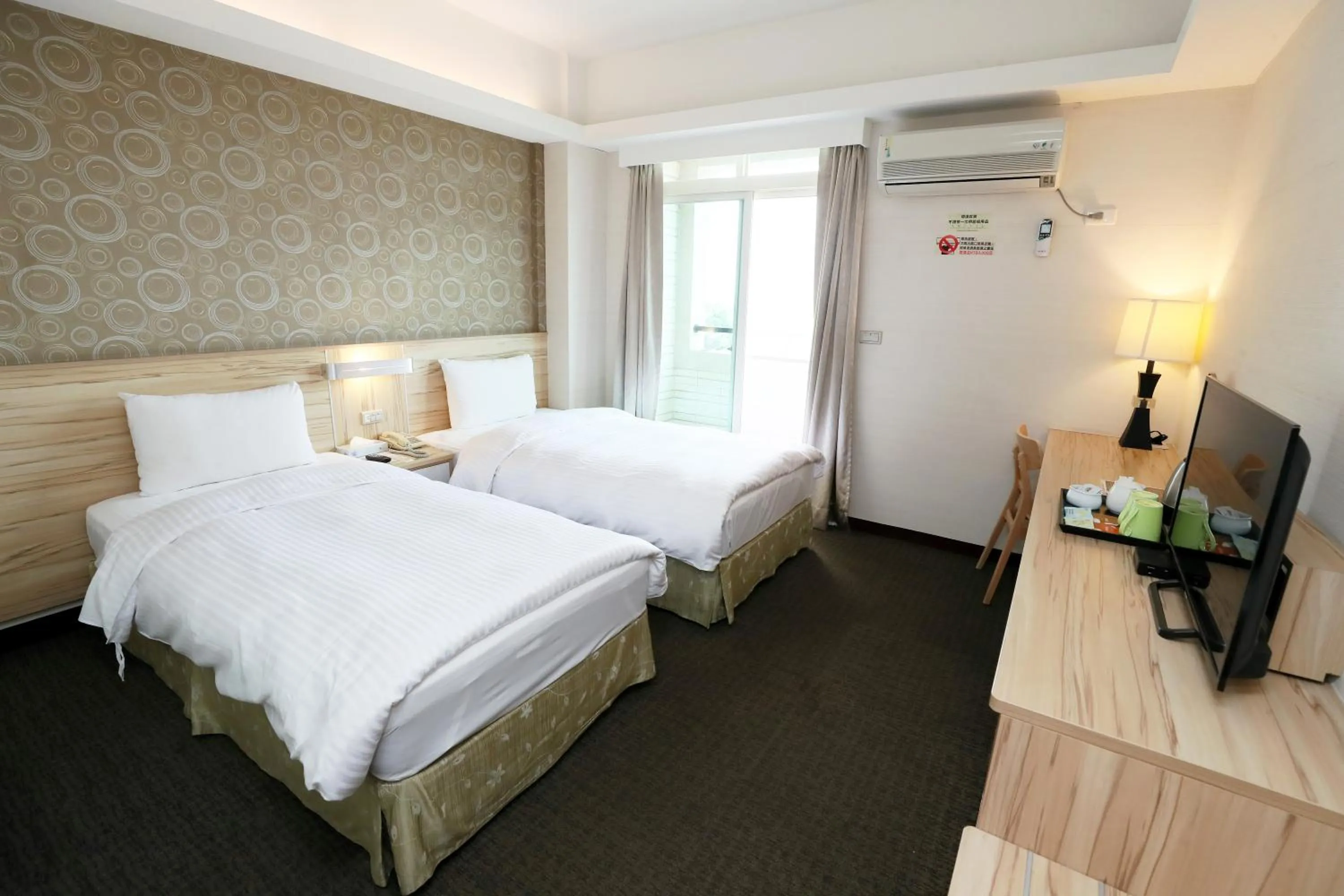 Photo of the whole room, Bed in Hoya Resort Hotel Chiayi