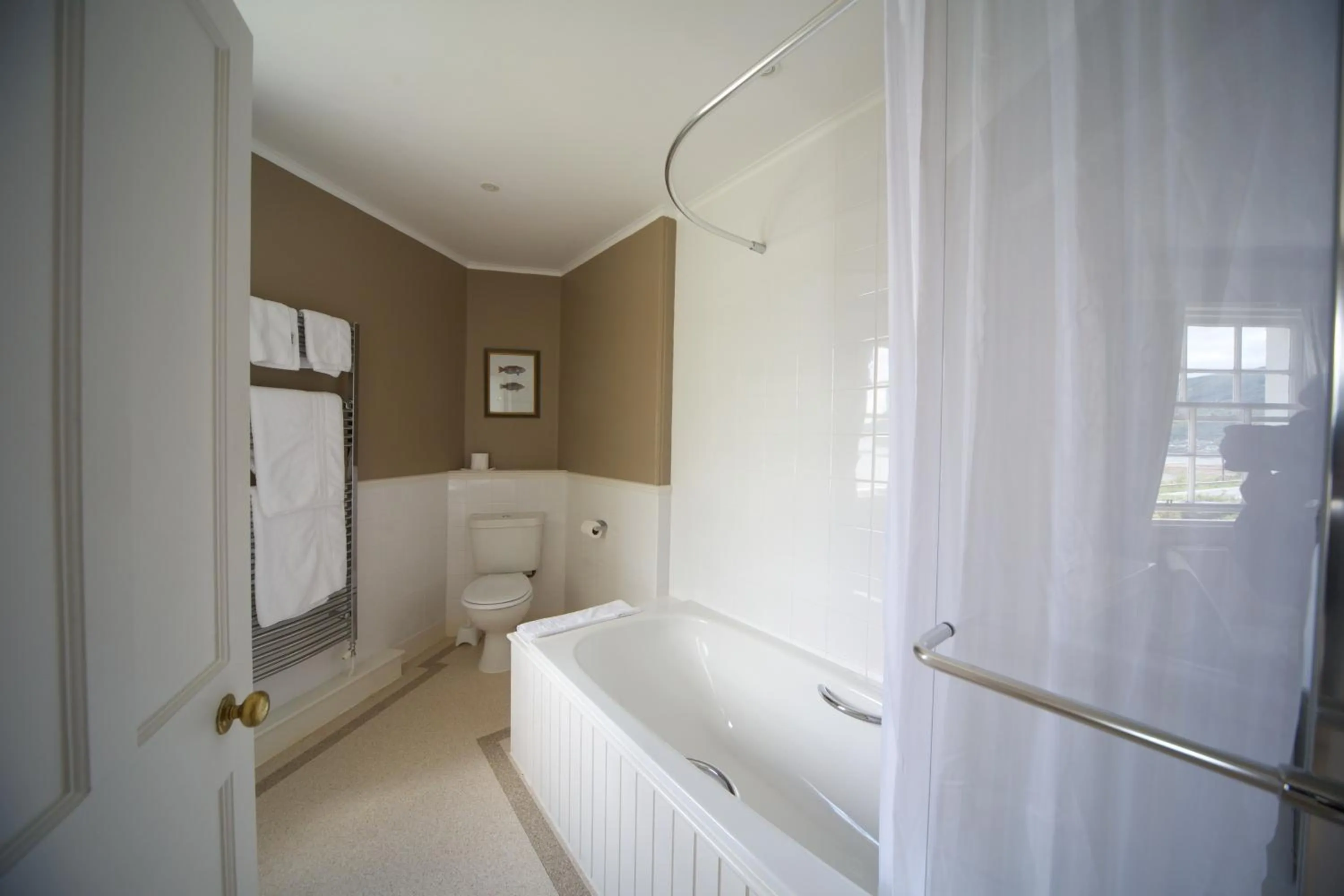 Bathroom in The Creggans Inn