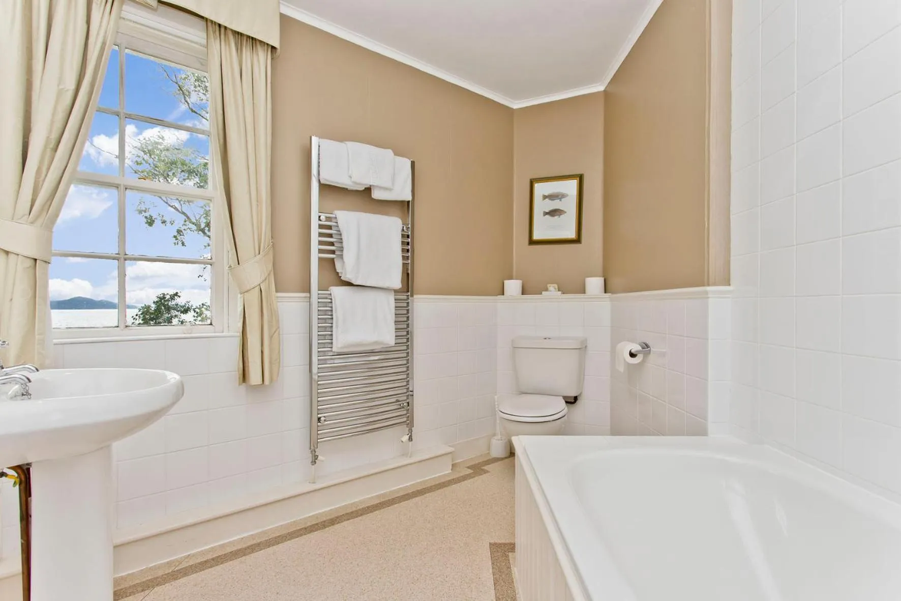 Bathroom in The Creggans Inn