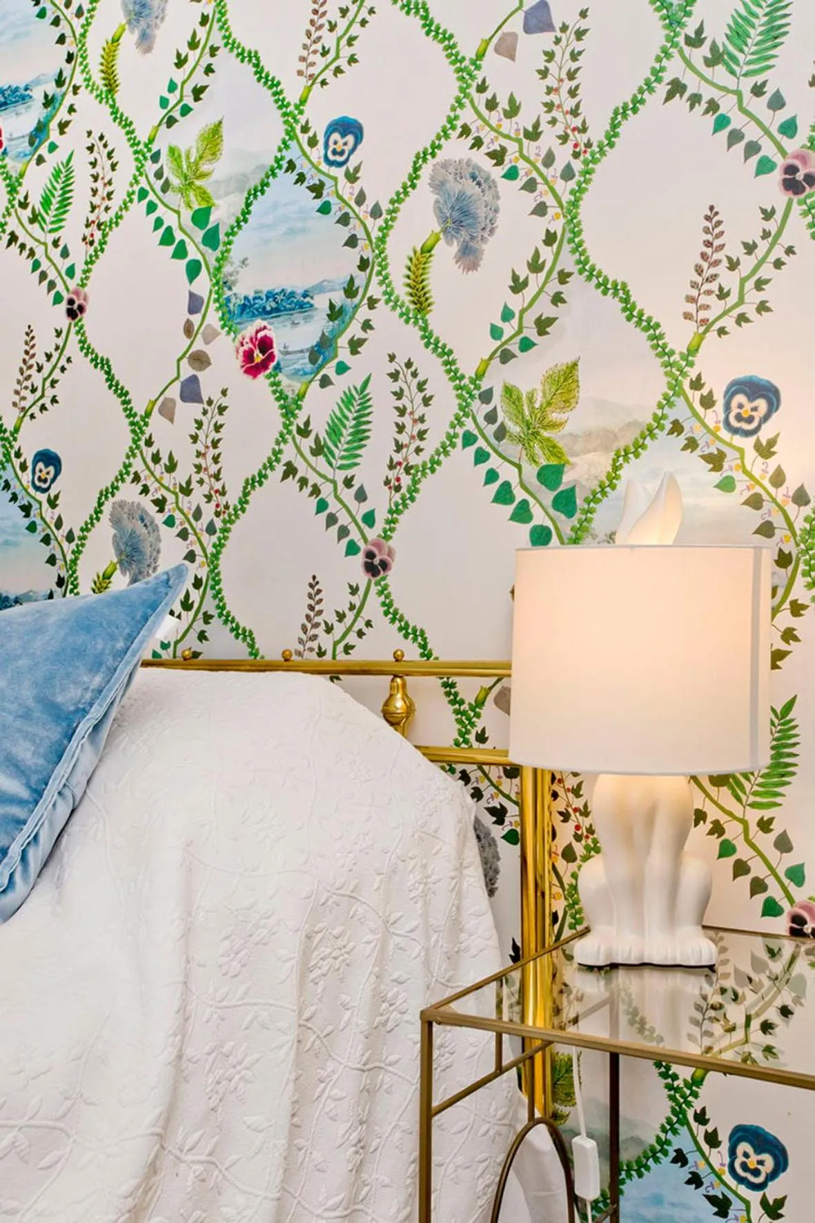 Decorative detail, Bed in The Creggans Inn