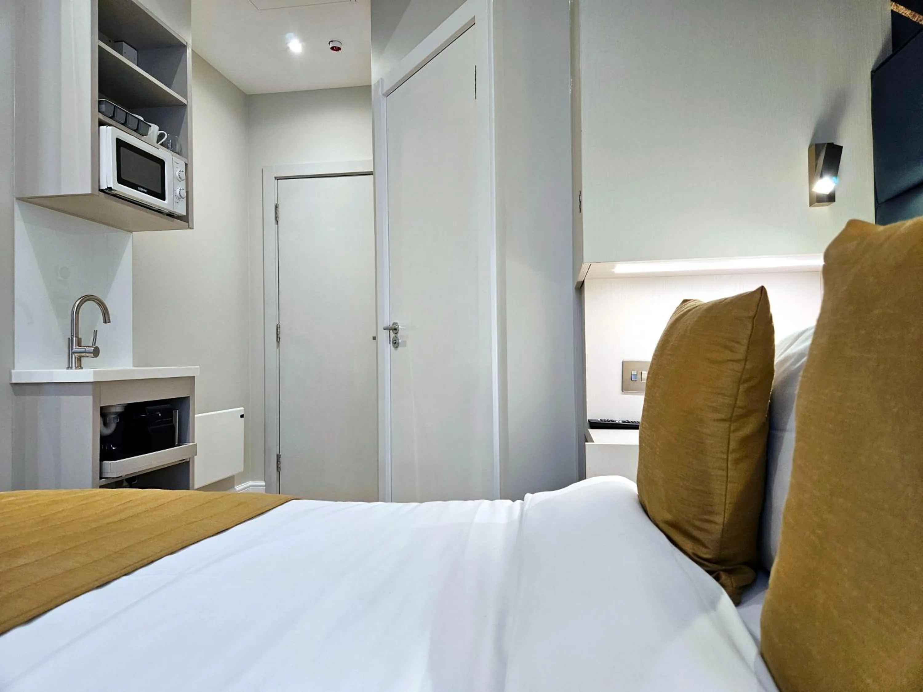 Bed in West Brompton Studios