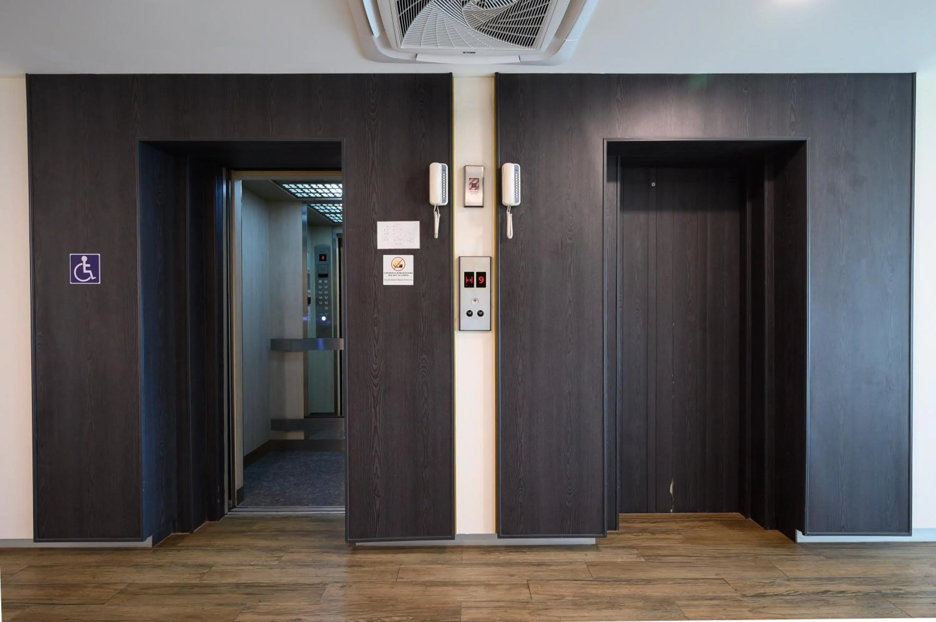 Facade/entrance in IWISH Hotel