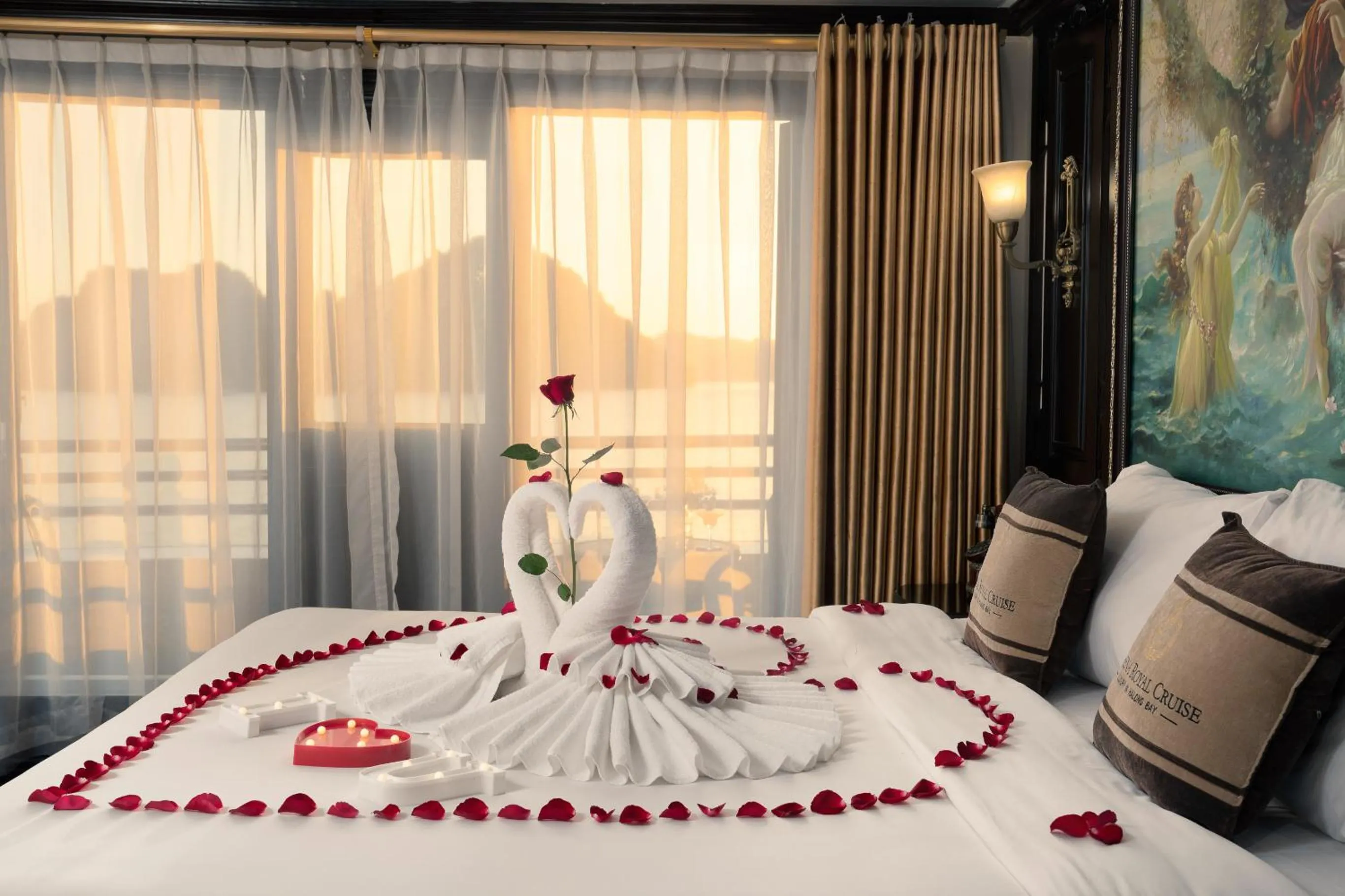 Bedroom, Bed in Athena Royal Cruise - Luxury in Halong Bay