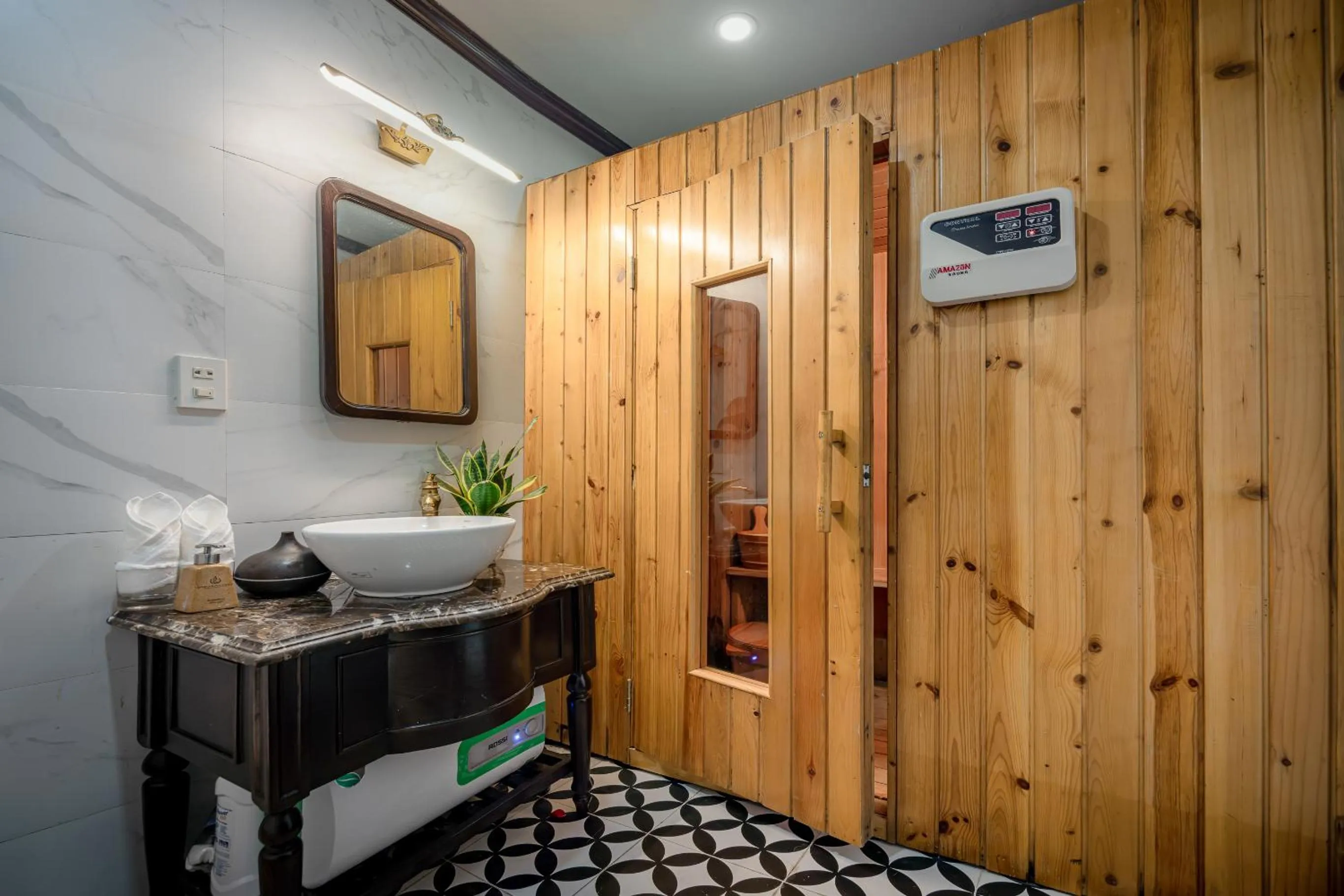 Spa and wellness centre/facilities in Athena Royal Cruise - Luxury in Halong Bay