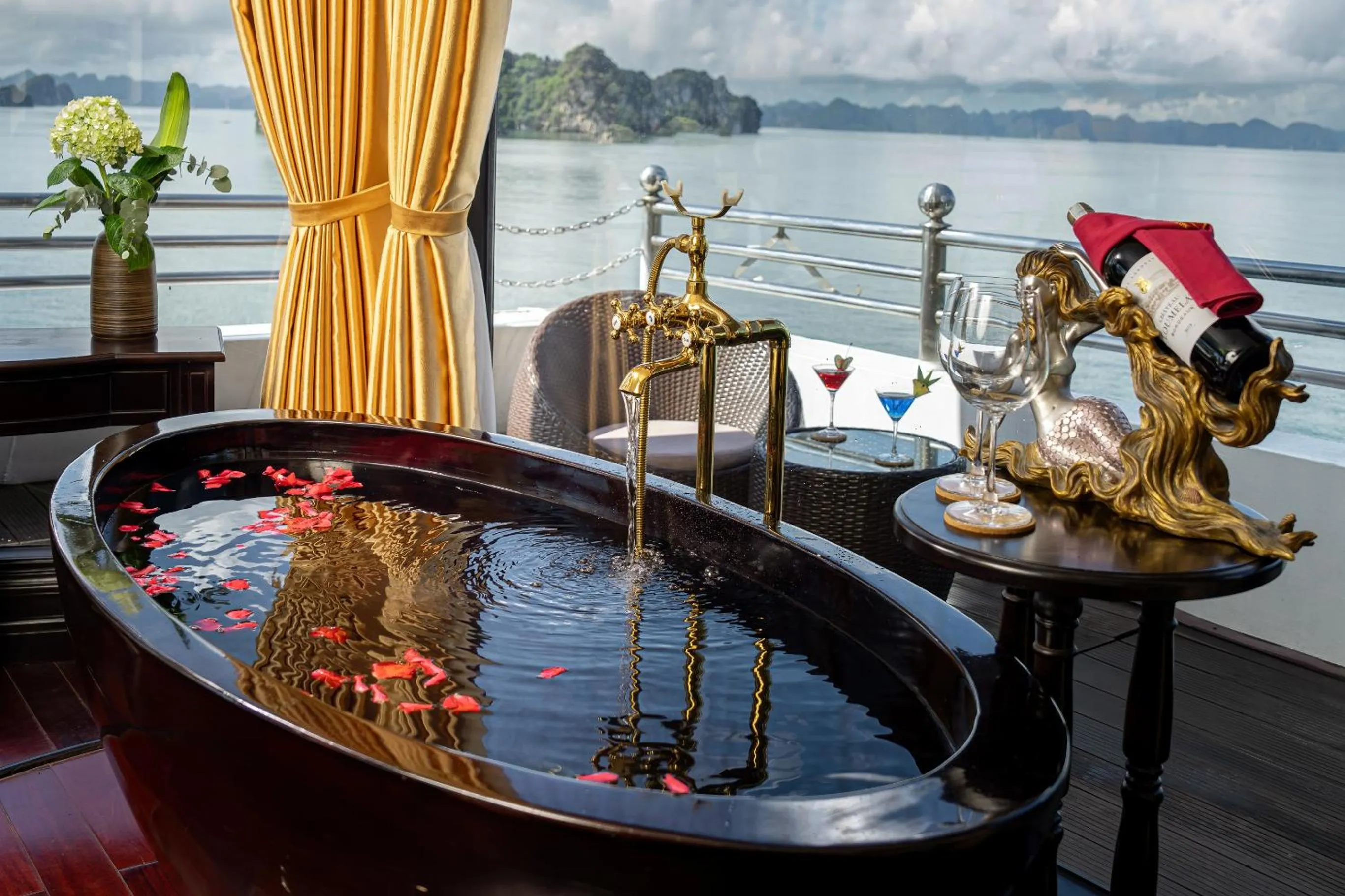 Bath in Athena Royal Cruise - Luxury in Halong Bay