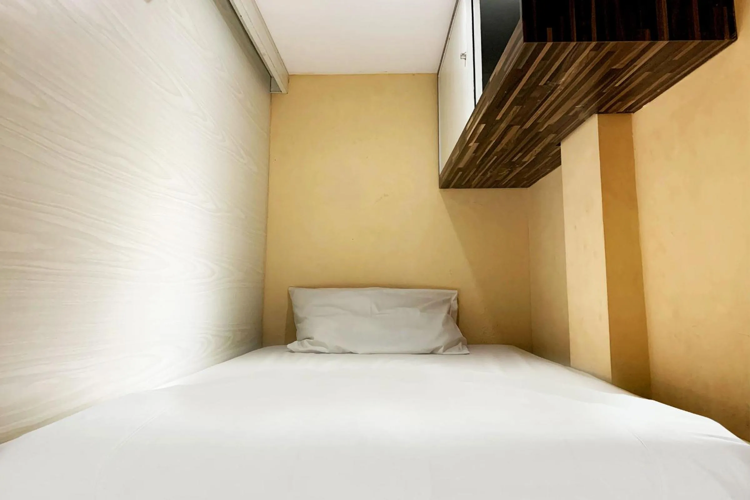 Photo of the whole room, Bed in Omah Pelem Syariah