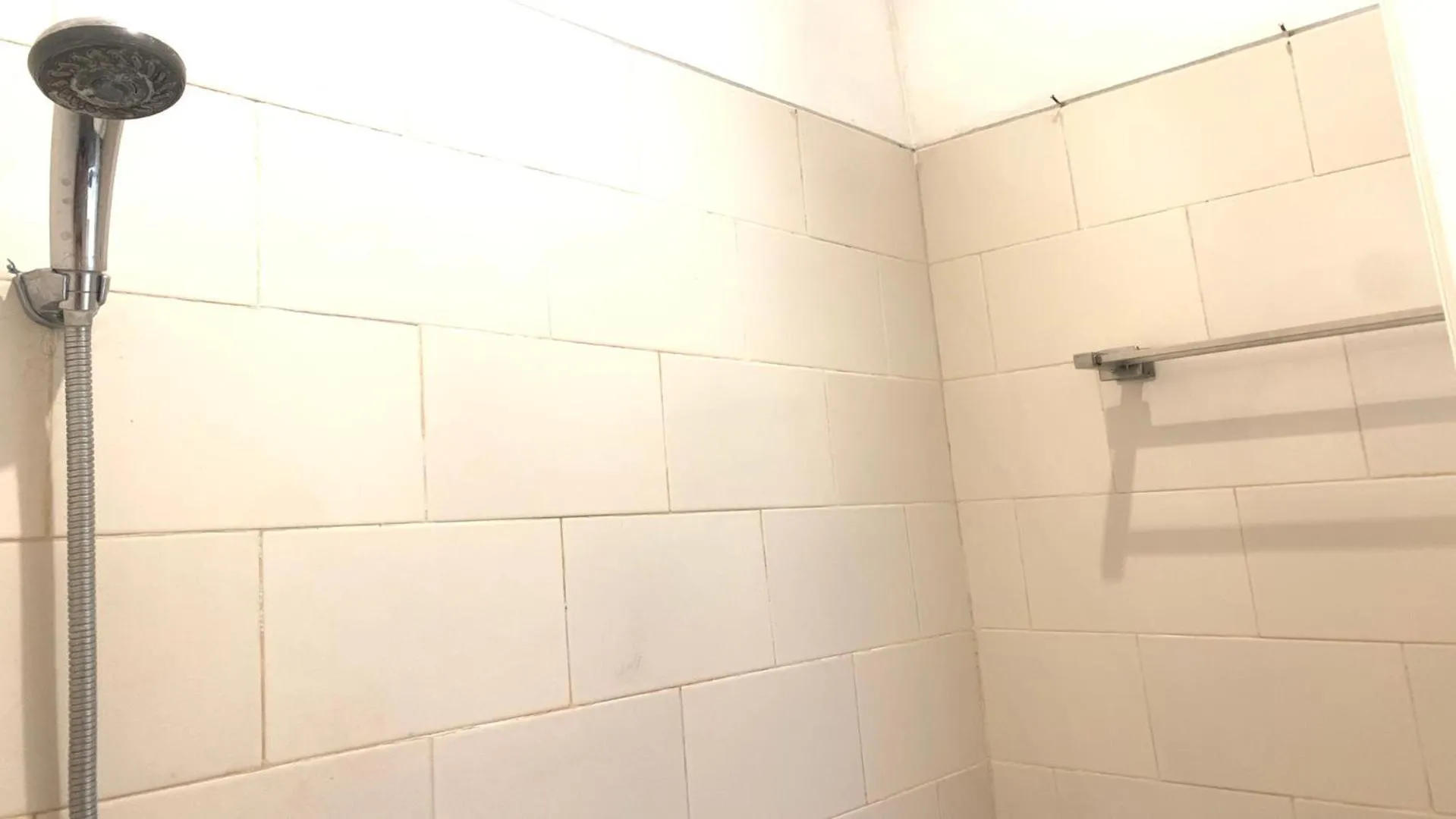 Shower in Omah Pelem Syariah