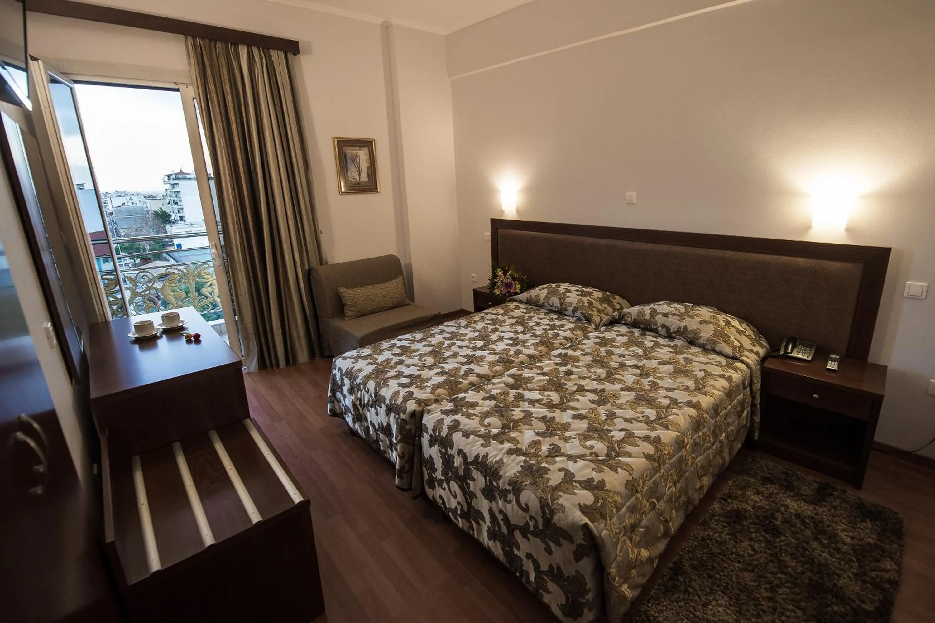 Bathroom, Bed in Hotel Olympos