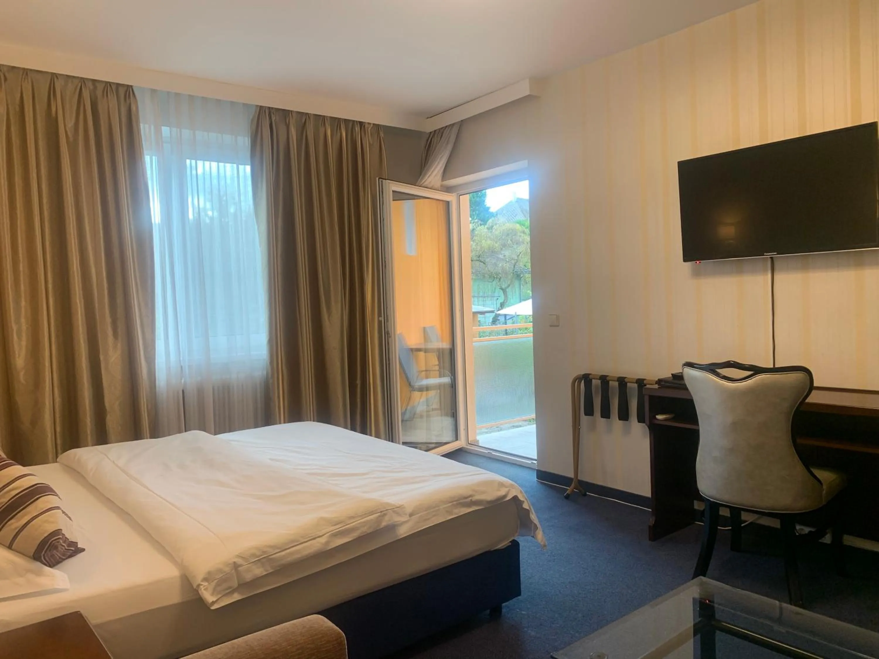 Photo of the whole room, Bed in Hotel Austria