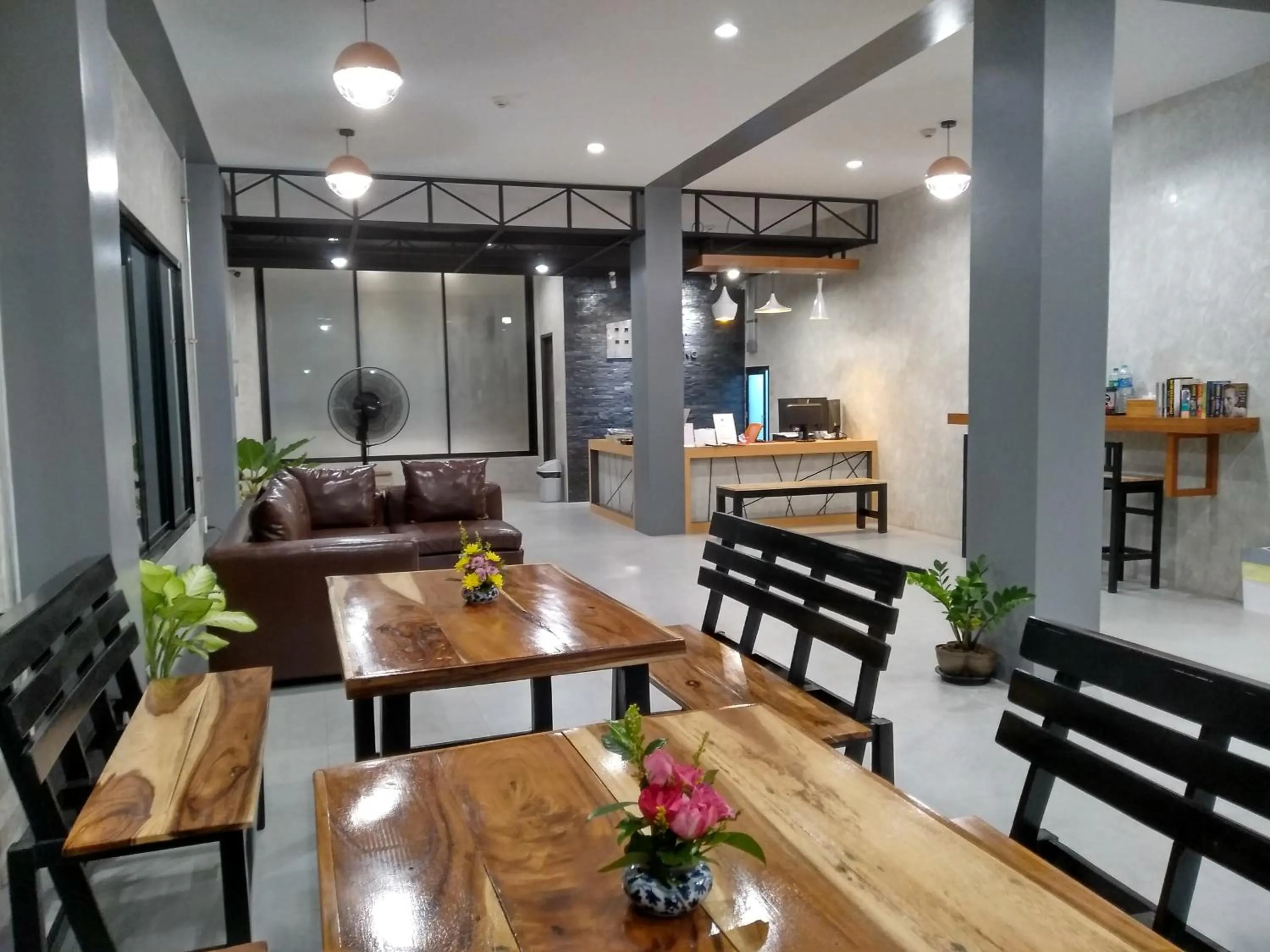 Restaurant/places to eat in De Loft Hotel