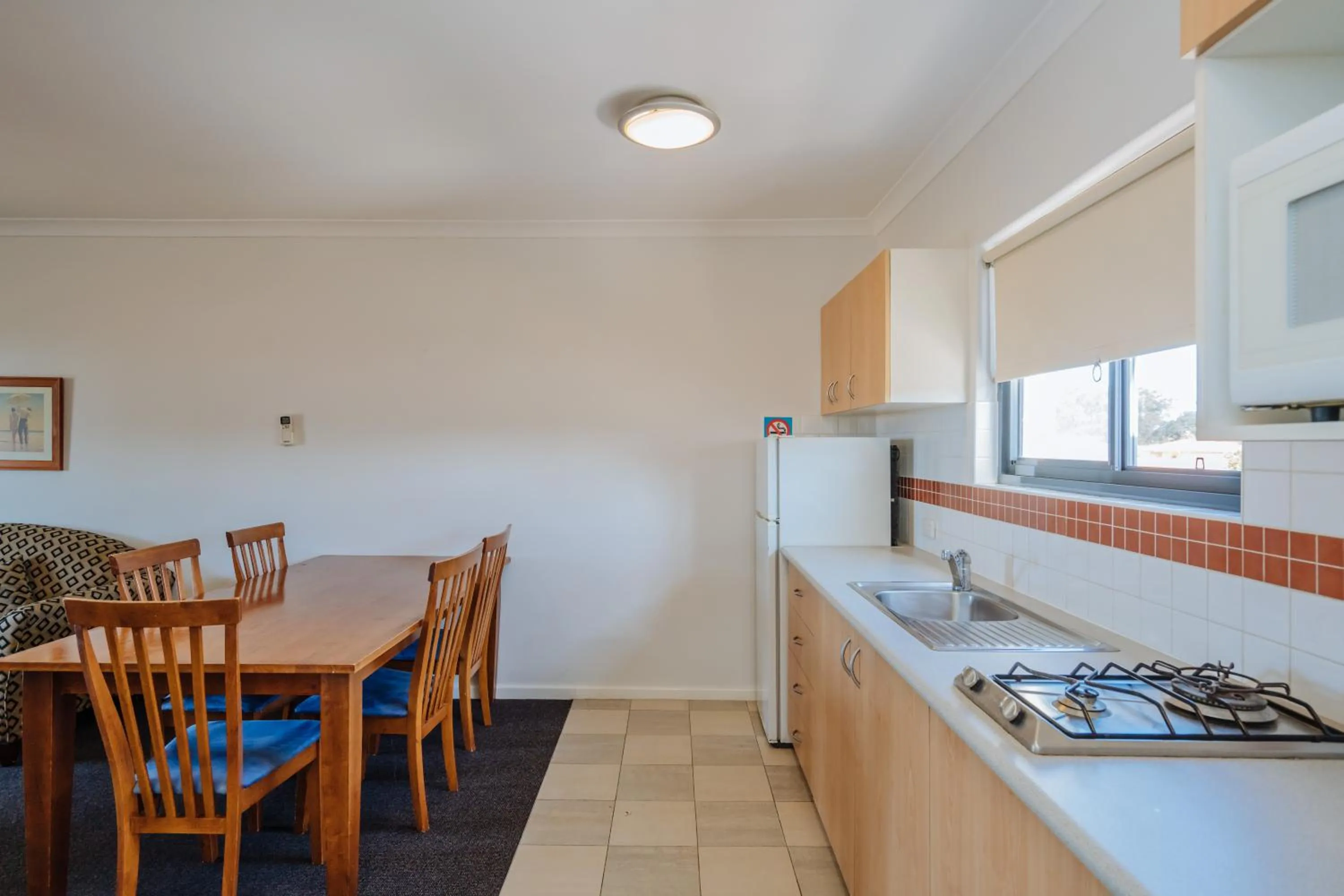 Kitchen or kitchenette in Canning Bridge Auto Lodge