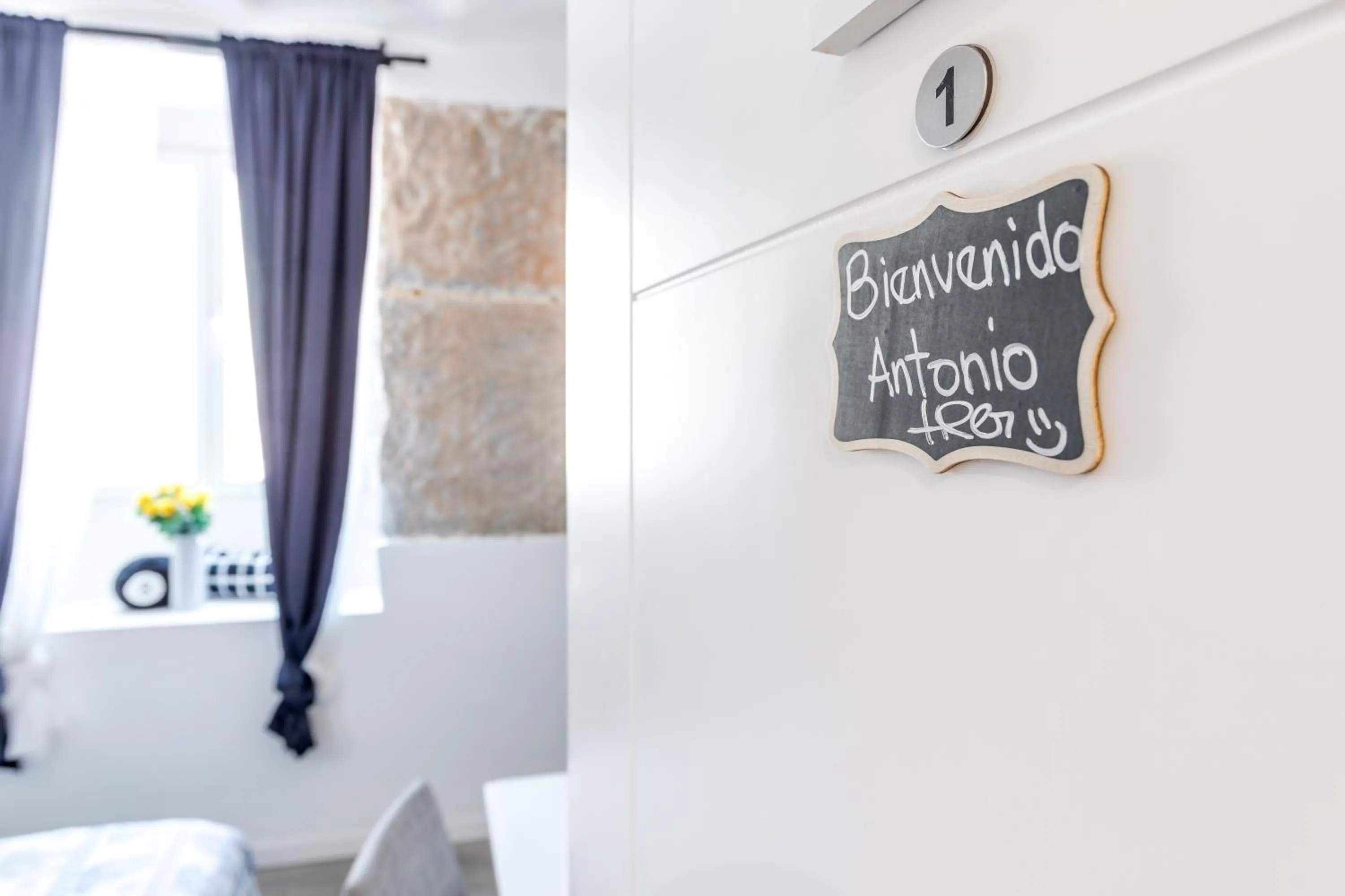 Bed in AYZ Juan de Mena - Auto check-in property