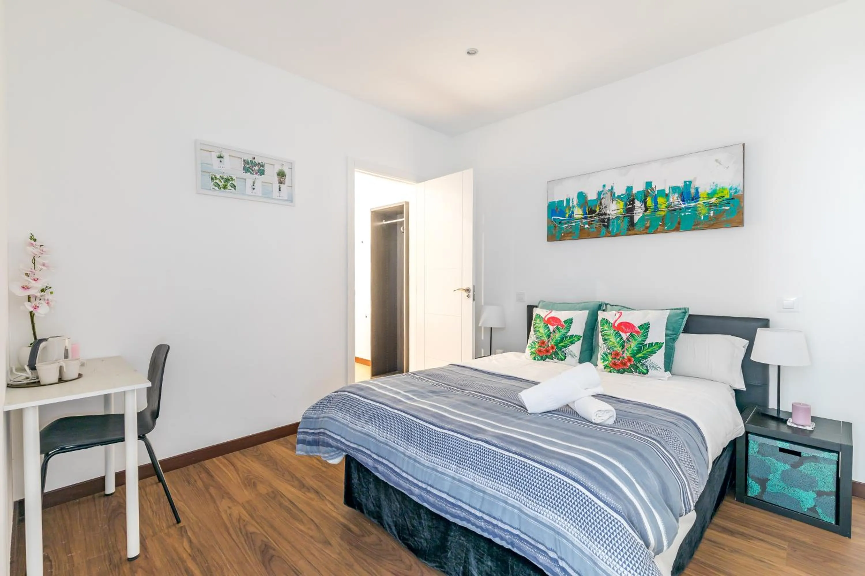 Bed in AYZ Juan de Mena - Auto check-in property