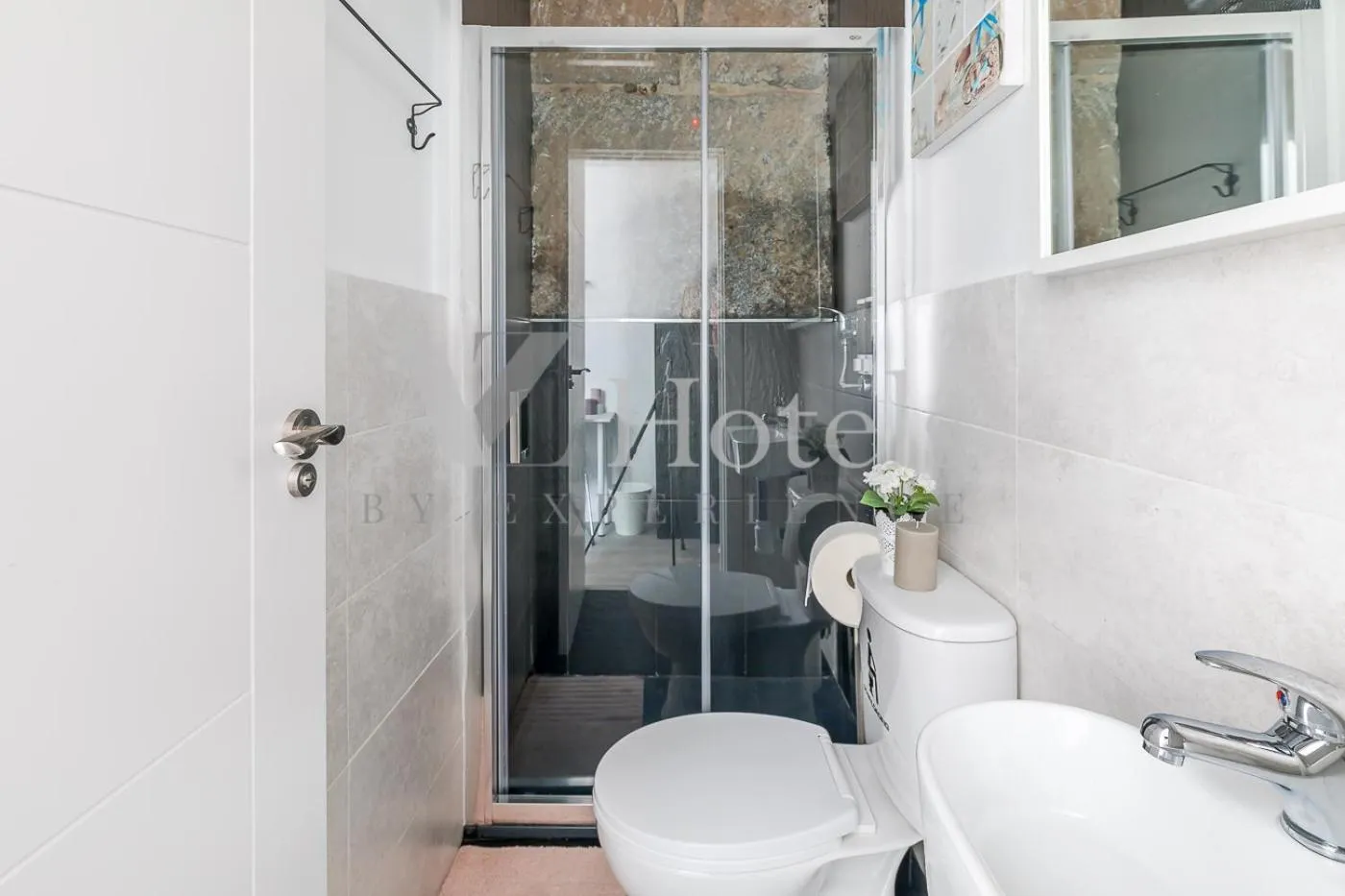Bathroom in AYZ Juan de Mena - Auto check-in property