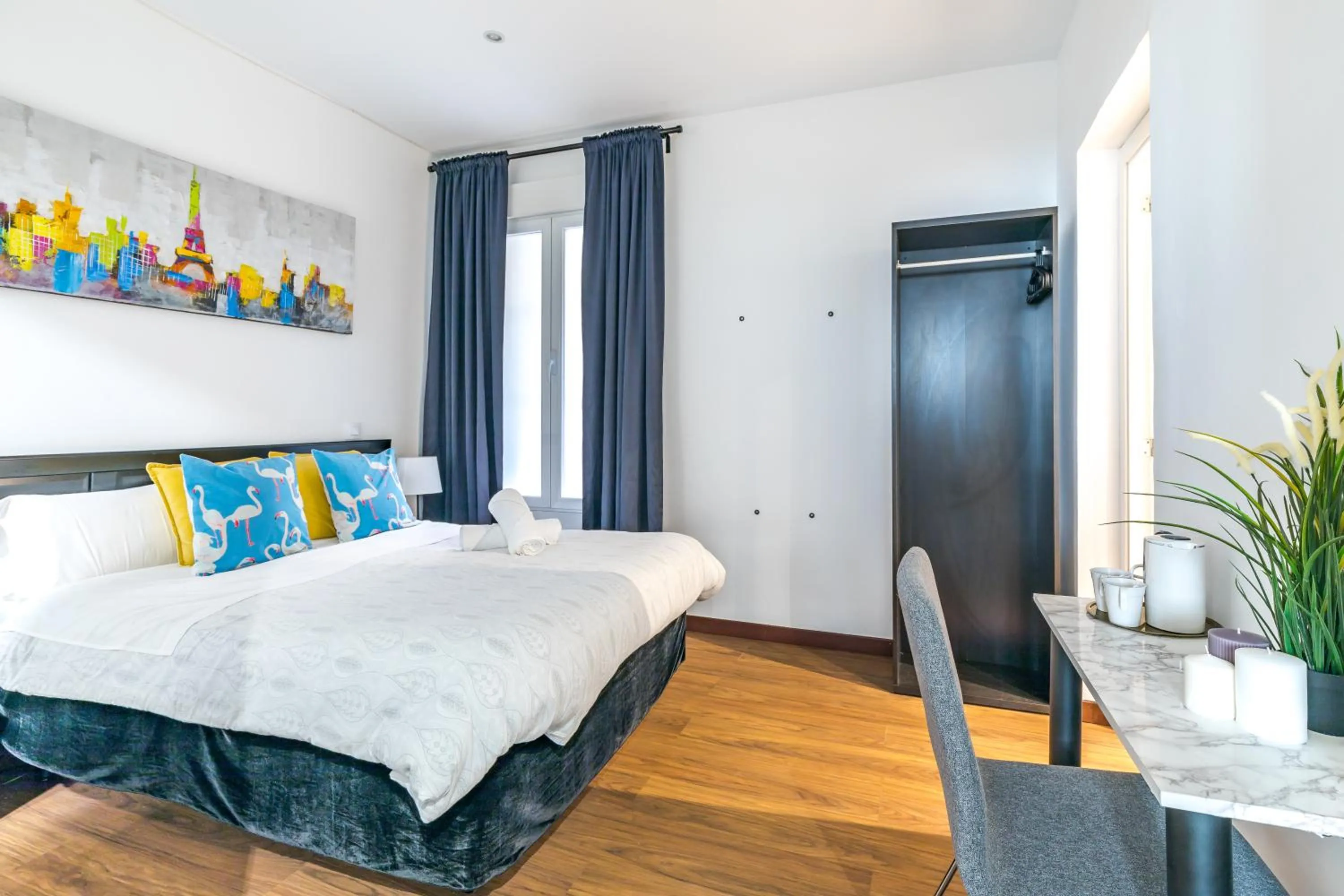 Bed in AYZ Juan de Mena - Auto check-in property