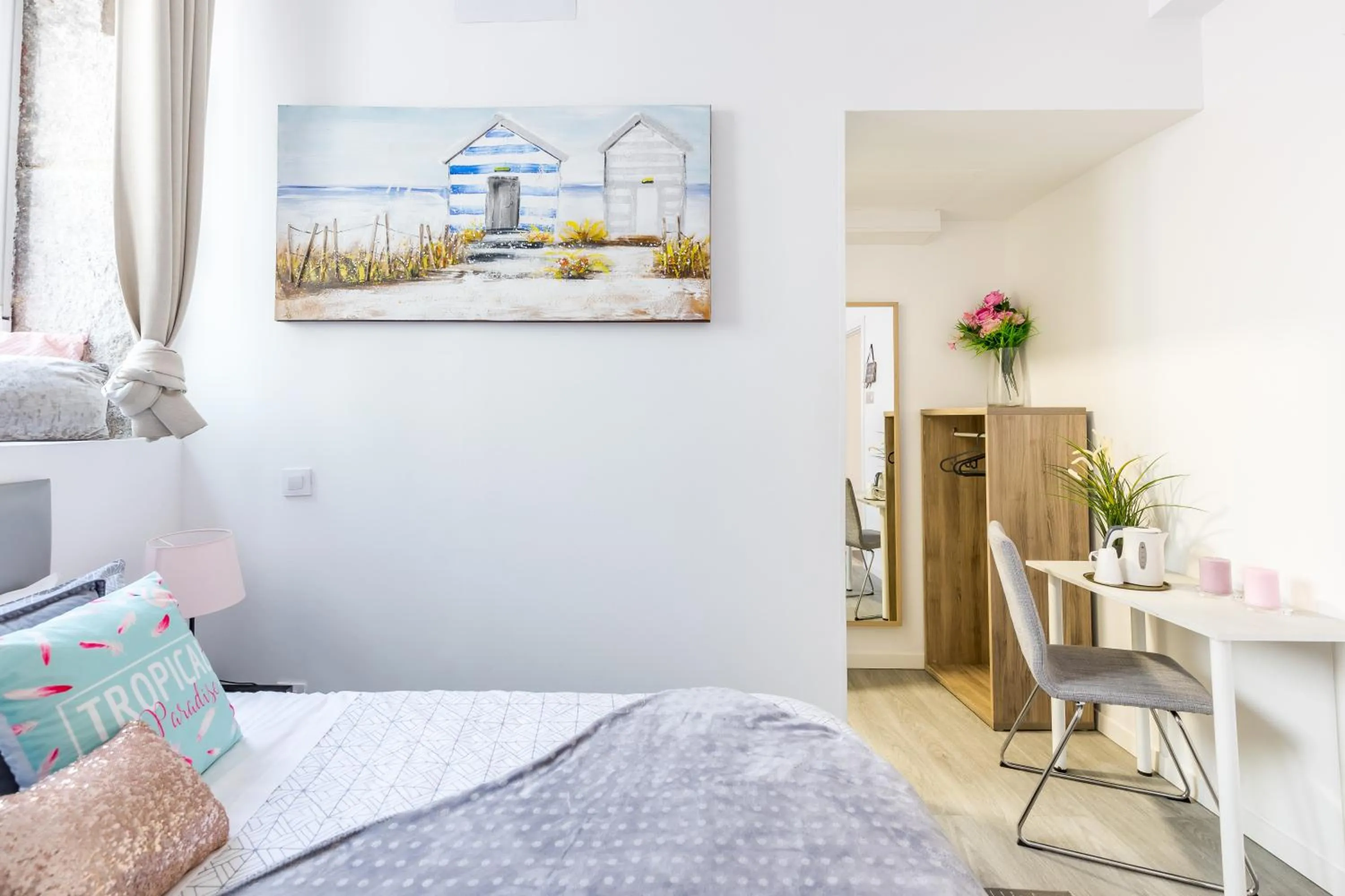 Bed in AYZ Juan de Mena - Auto check-in property