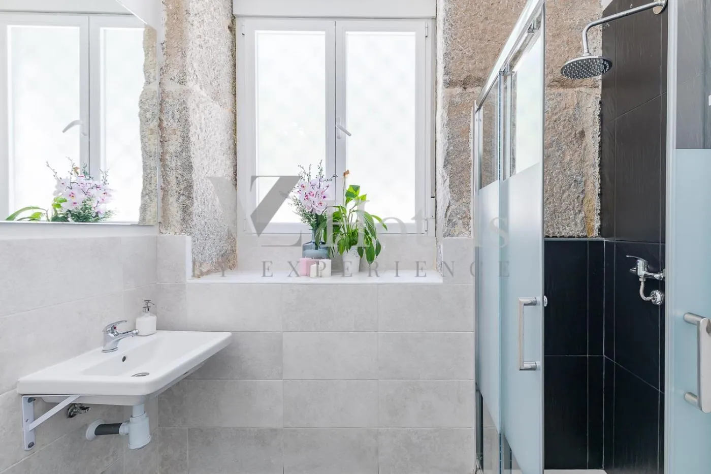 Bathroom in AYZ Juan de Mena - Auto check-in property