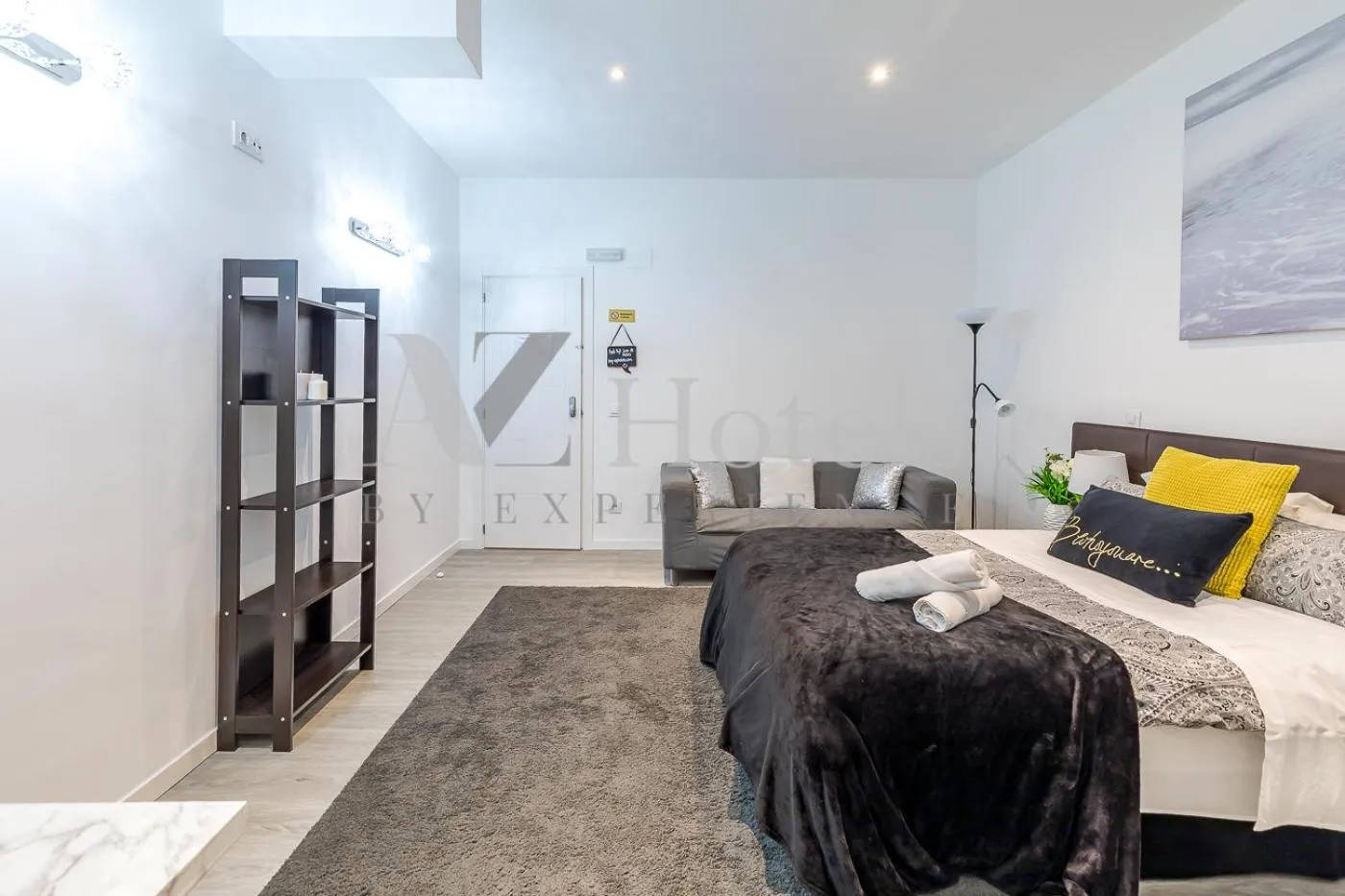 Photo of the whole room, Bed in AYZ Juan de Mena - Auto check-in property