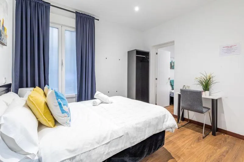 Bed in AYZ Juan de Mena - Auto check-in property