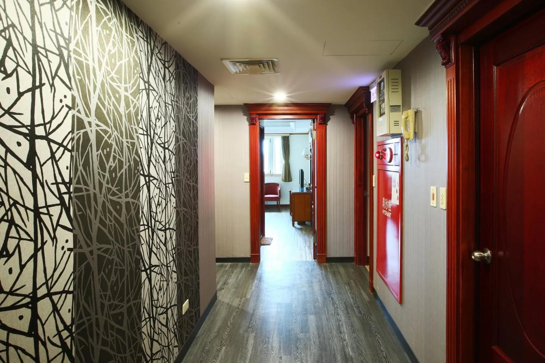 Decorative detail in Hua Du Hotel