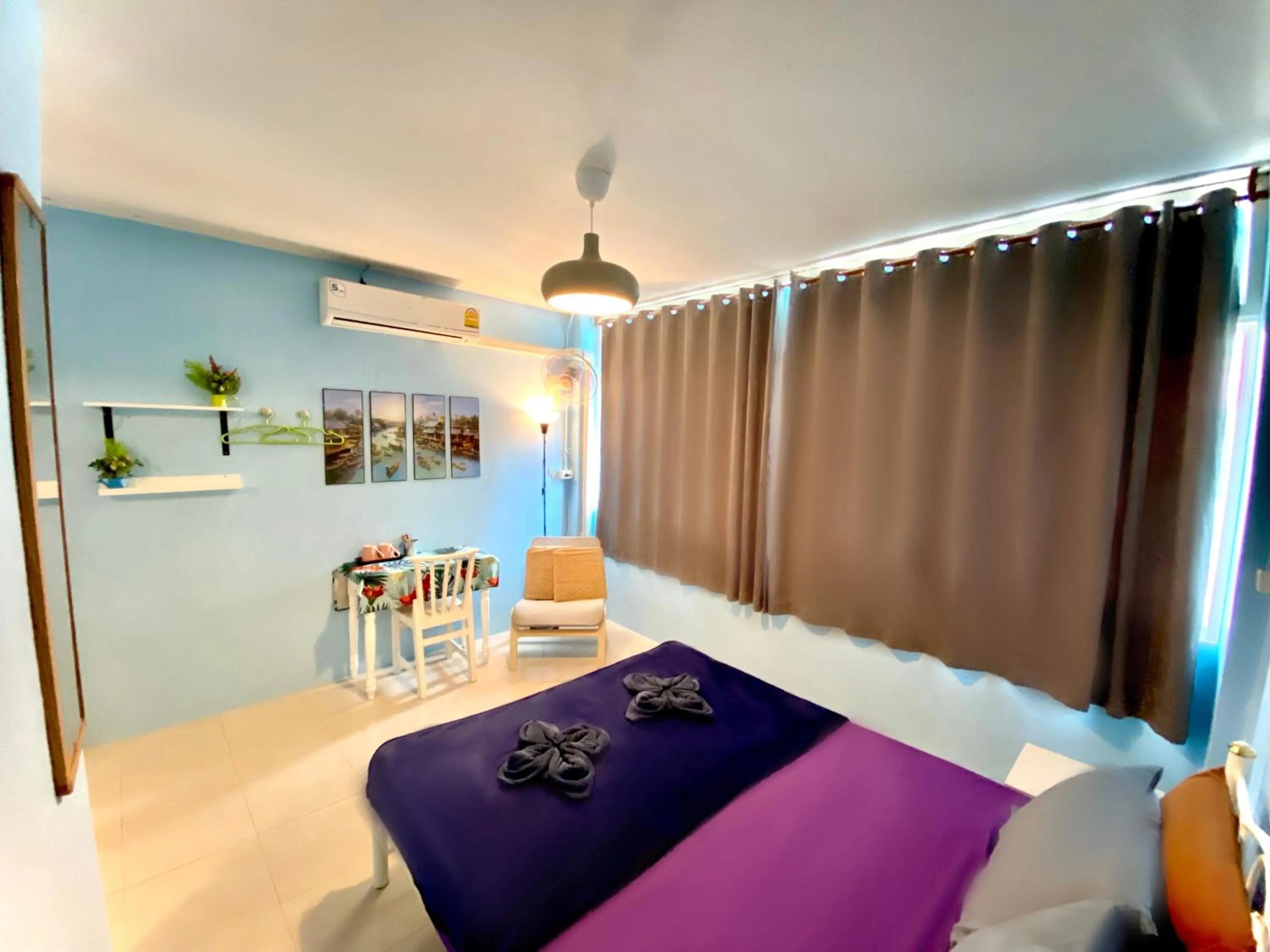 Toilet, Bed in 4J Lodge