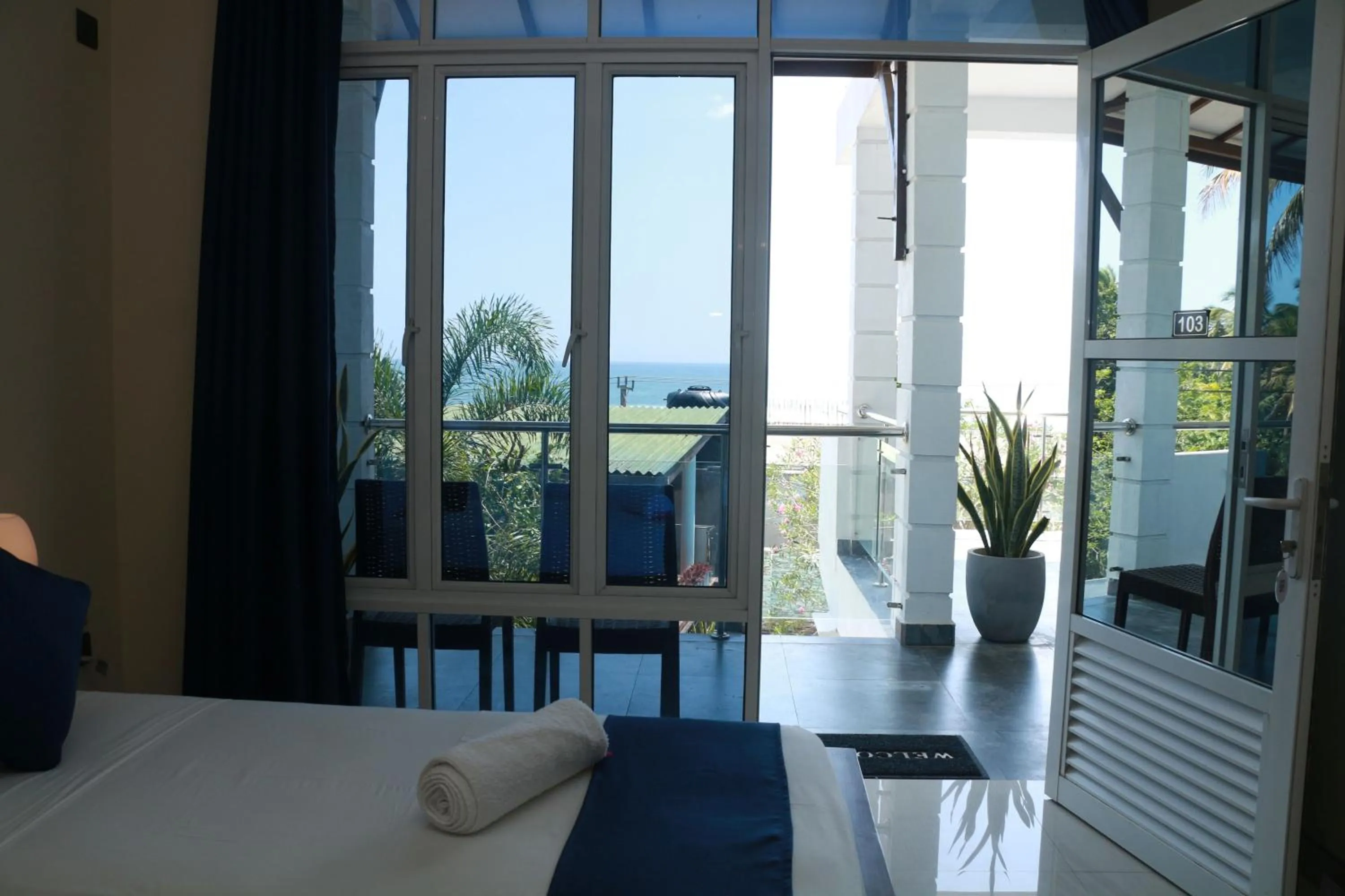 Bed in Queens Beach Hotel