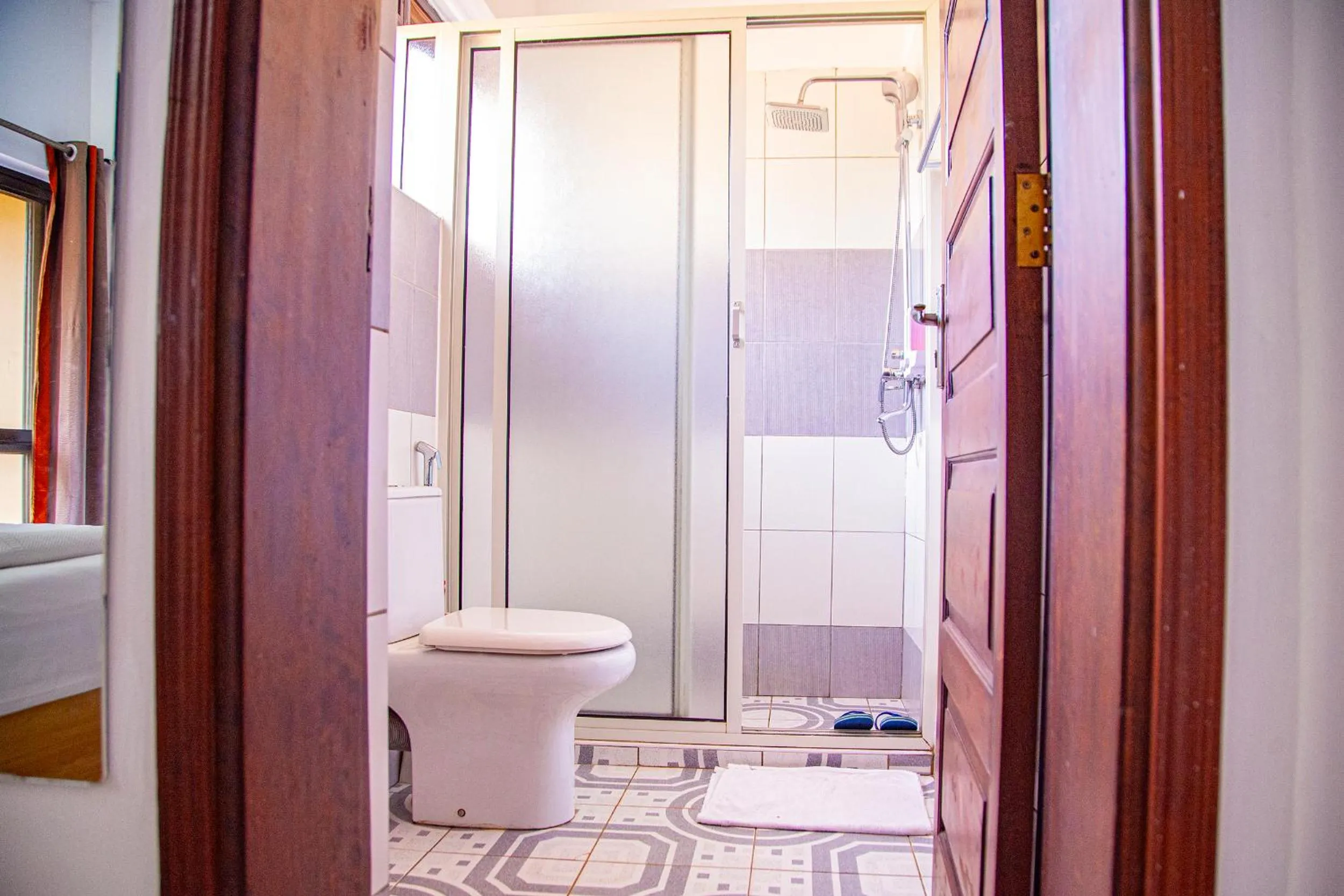 Bathroom in Explorers Hub