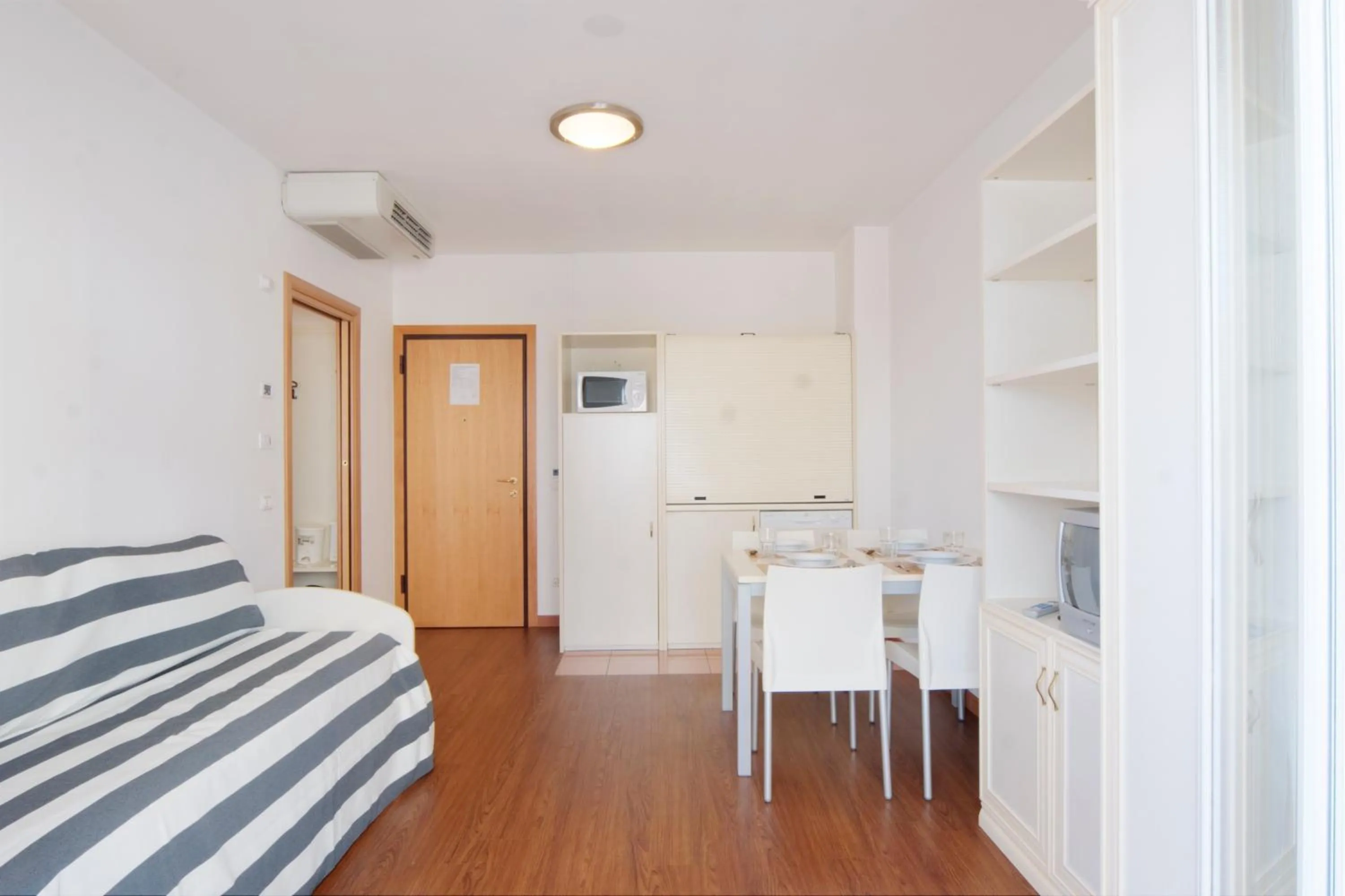 Kitchen or kitchenette, Bed in Residence Marconi Mare