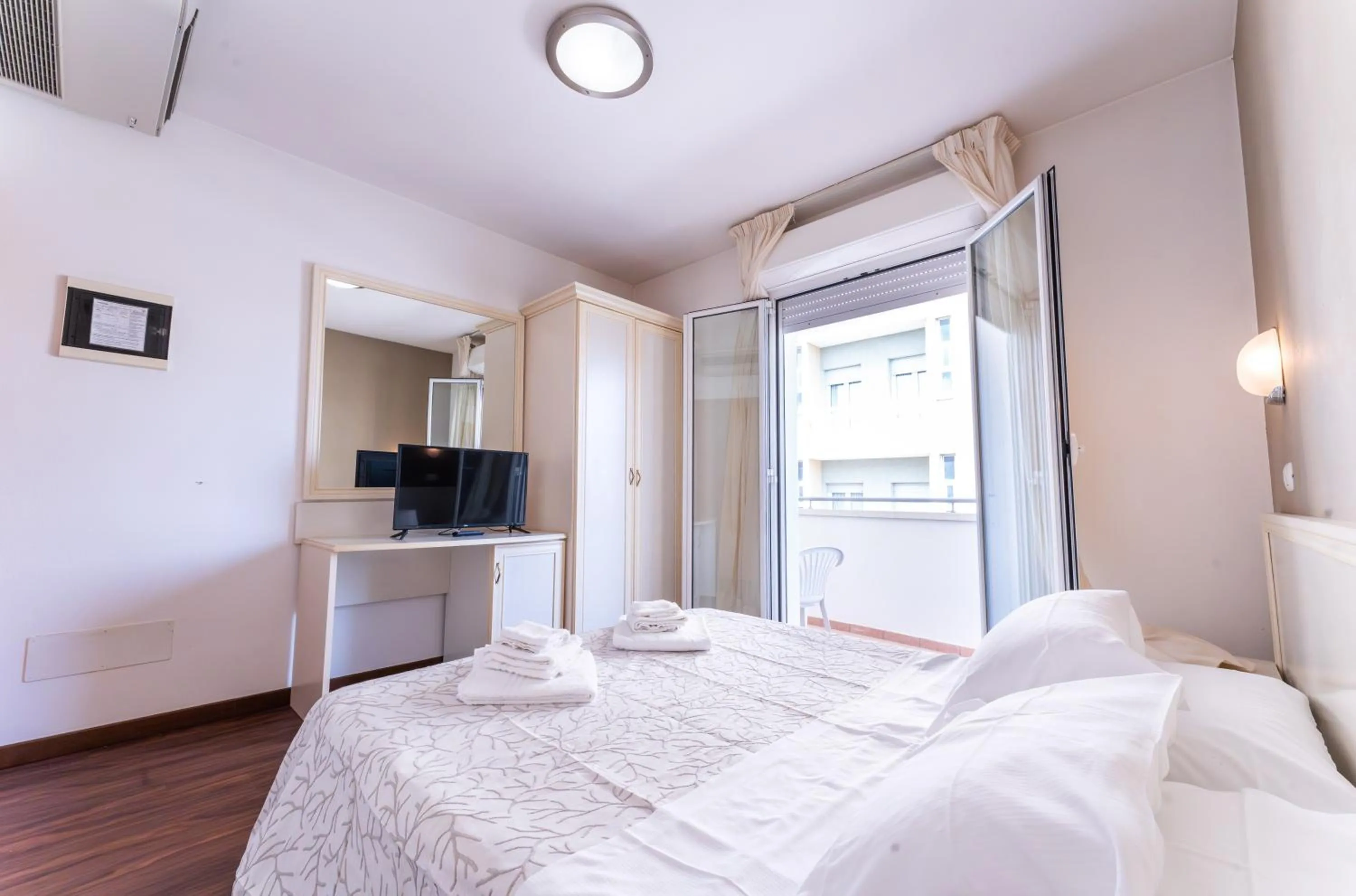 Bed in Residence Marconi Mare